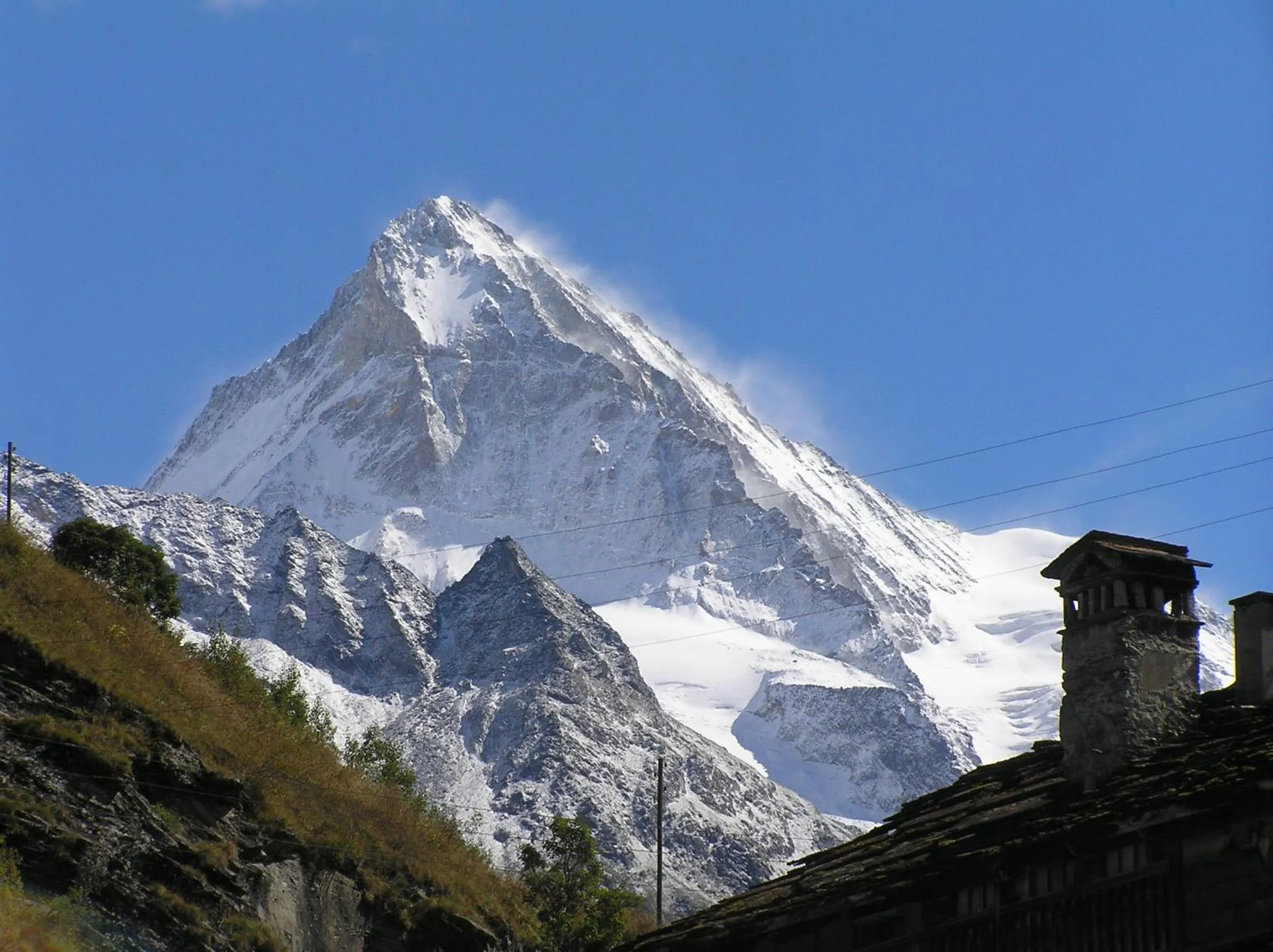 Nearby landmark in Hôtel Dents de Veisivi