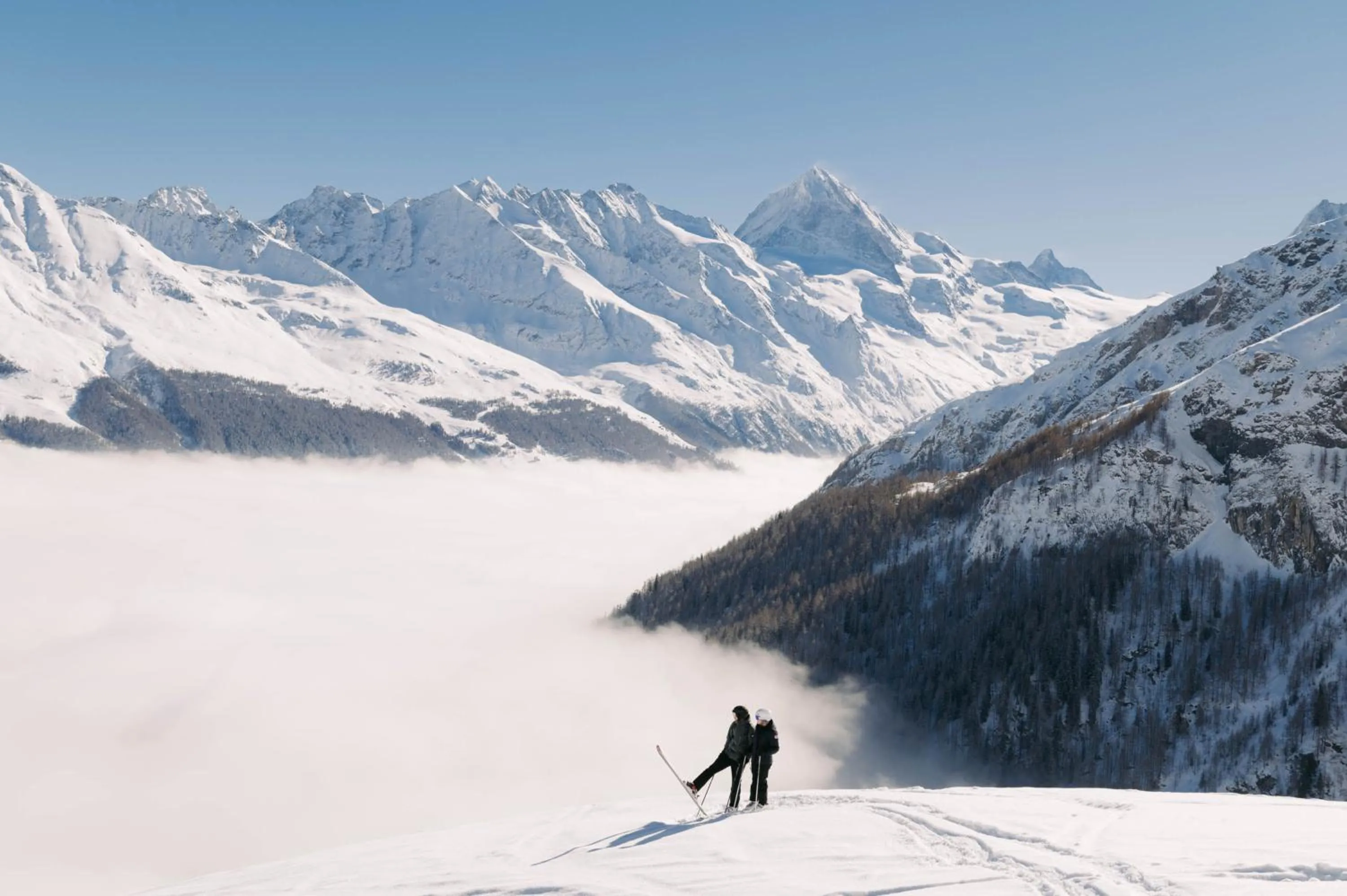 Skiing in Hôtel Dents de Veisivi