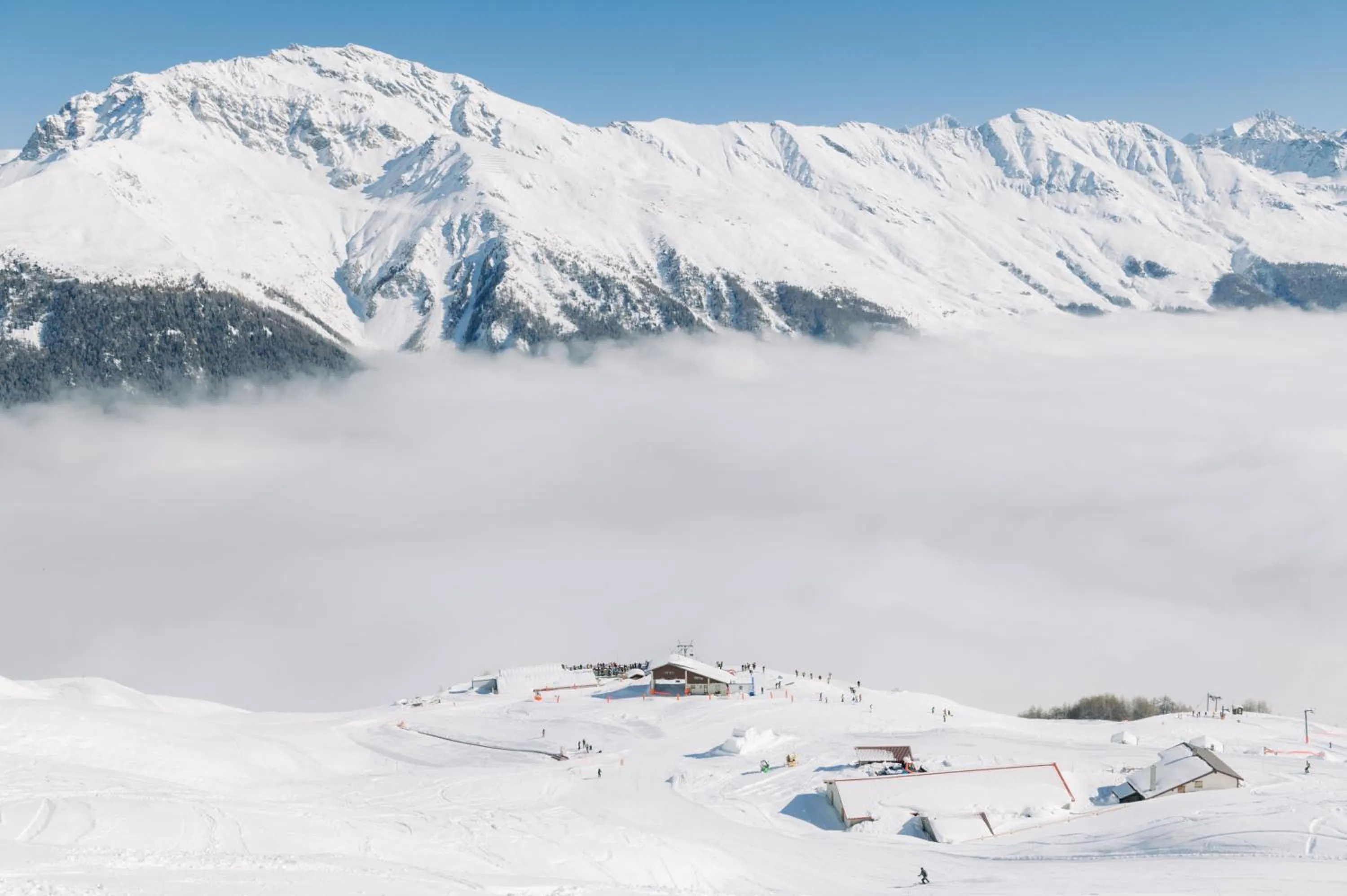Skiing in Hôtel Dents de Veisivi