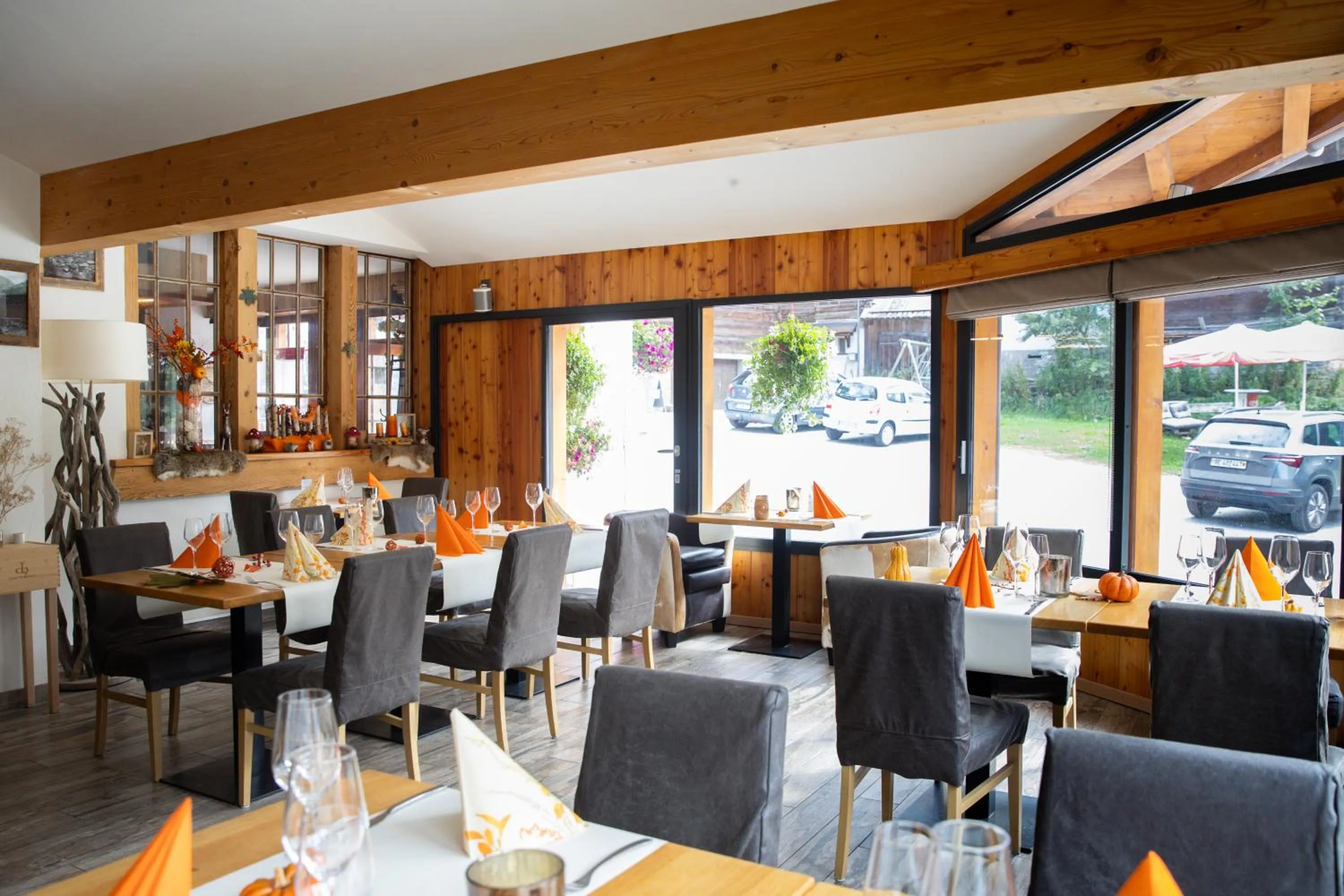 Restaurant/places to eat in Hôtel Dents de Veisivi