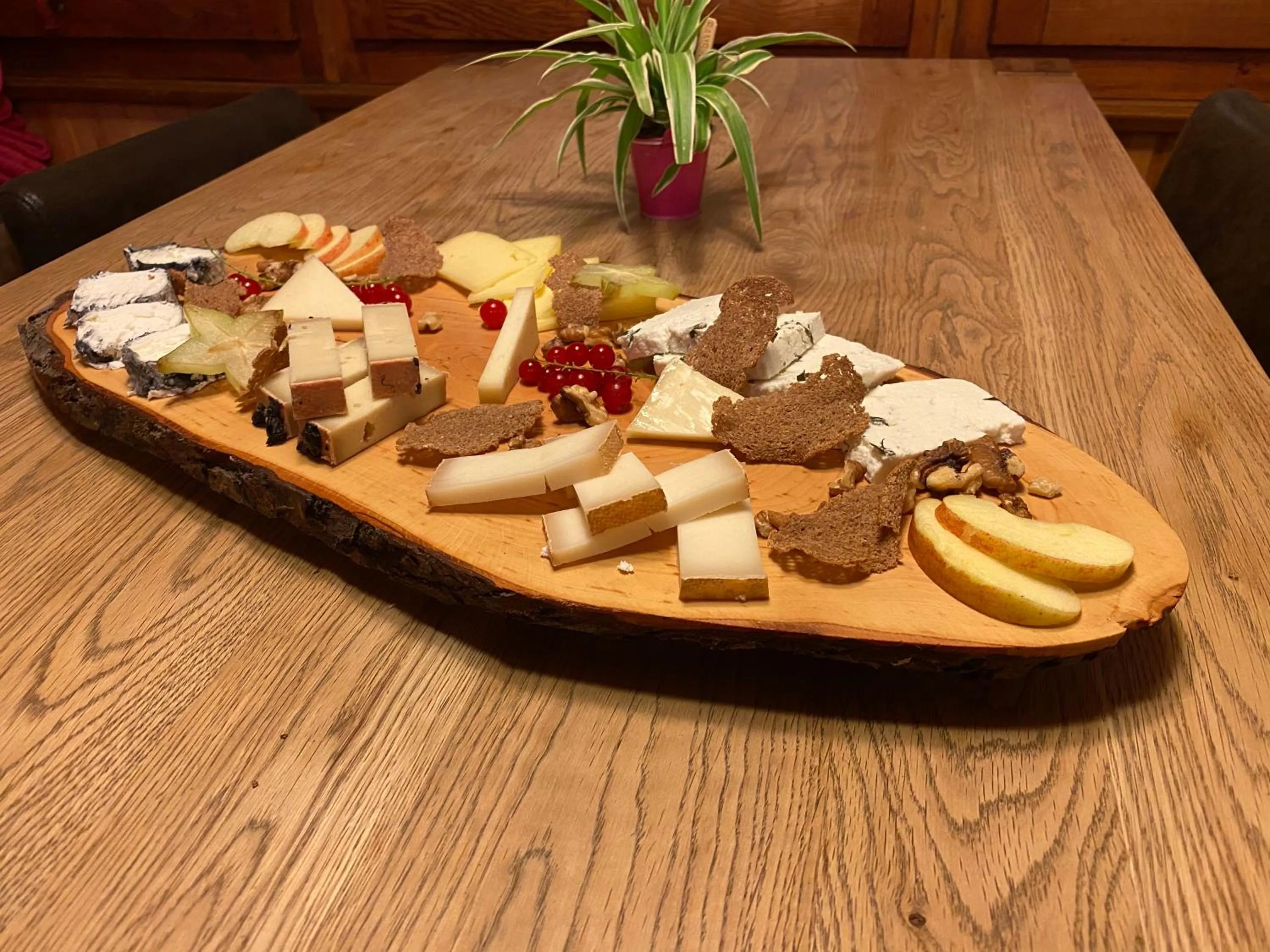 Restaurant/places to eat in Hôtel Dents de Veisivi