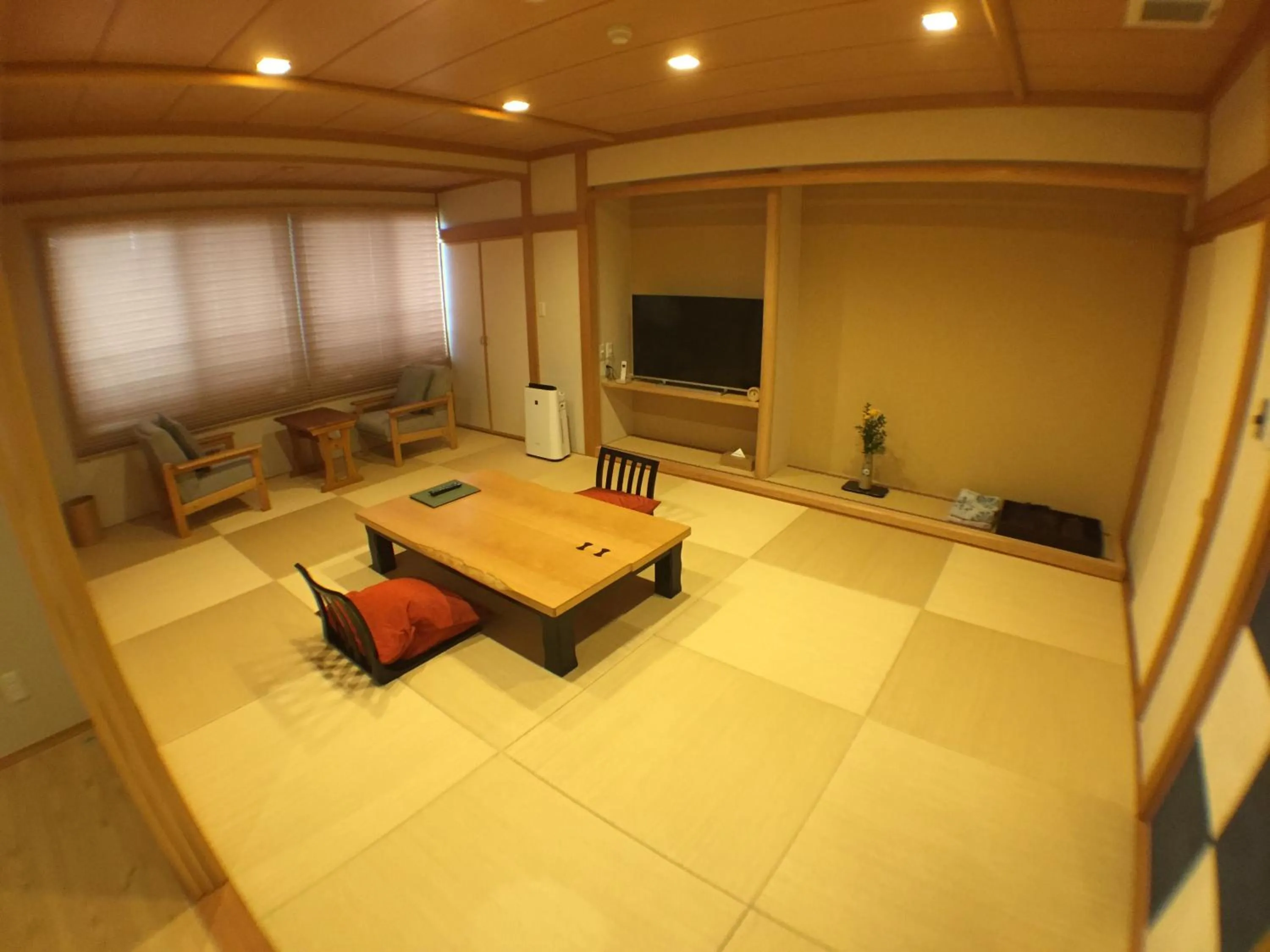 Living room in Hokuriku Yamashiro Onsen Hotel Kikyou