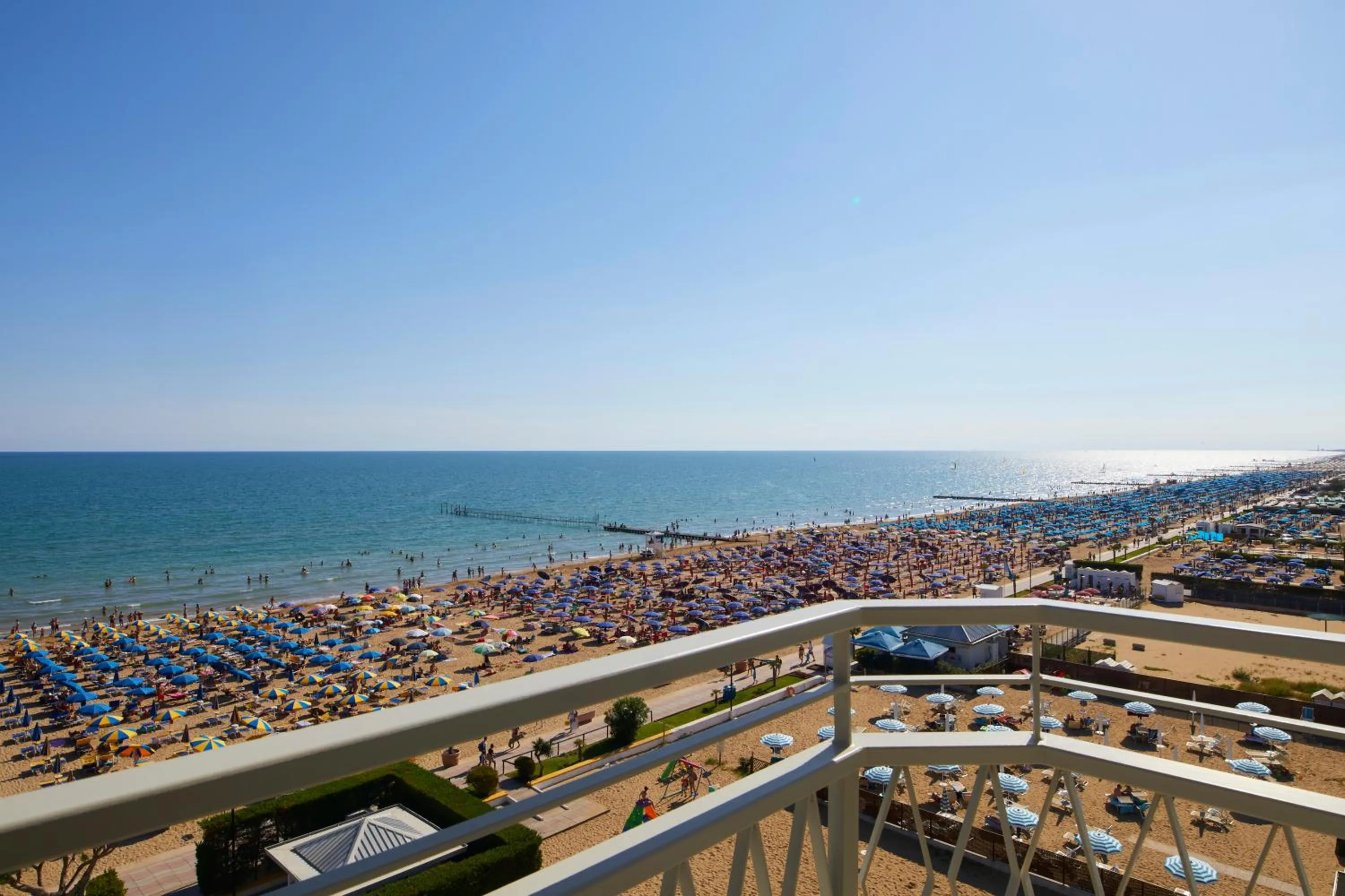 Ruhl Beach Hotel & Suites