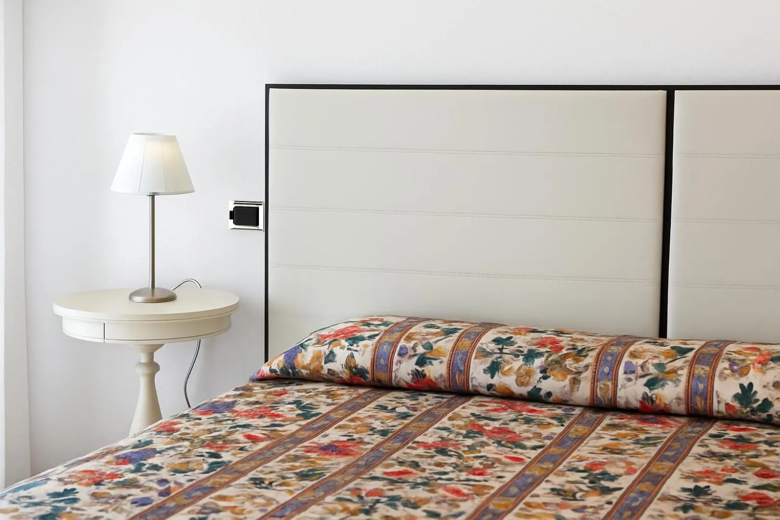 Bed in Ruhl Beach Hotel & Suites