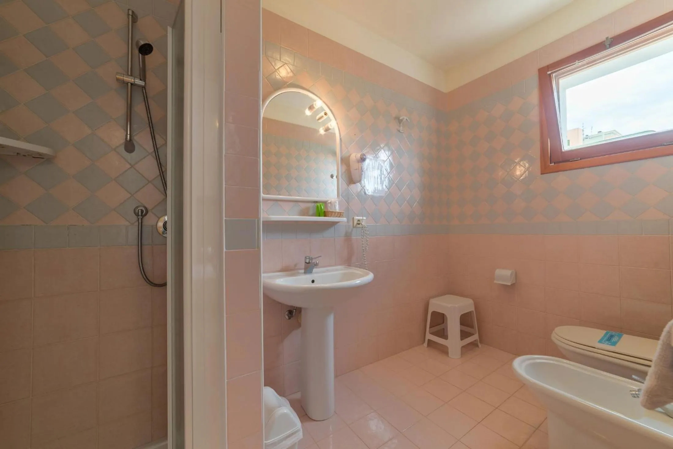 Bathroom in Hotel Airone