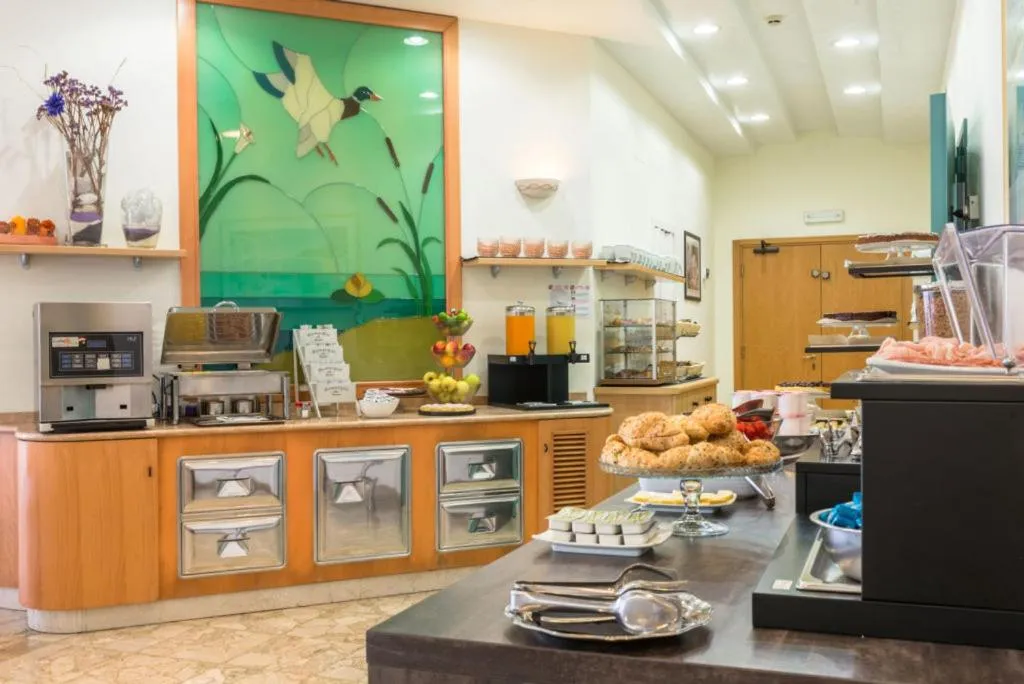 Breakfast in Hotel Airone