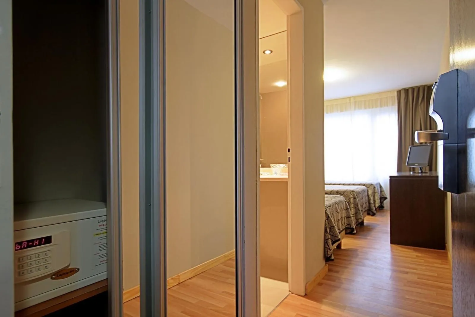 Photo of the whole room, Bed in Lagos Andinos