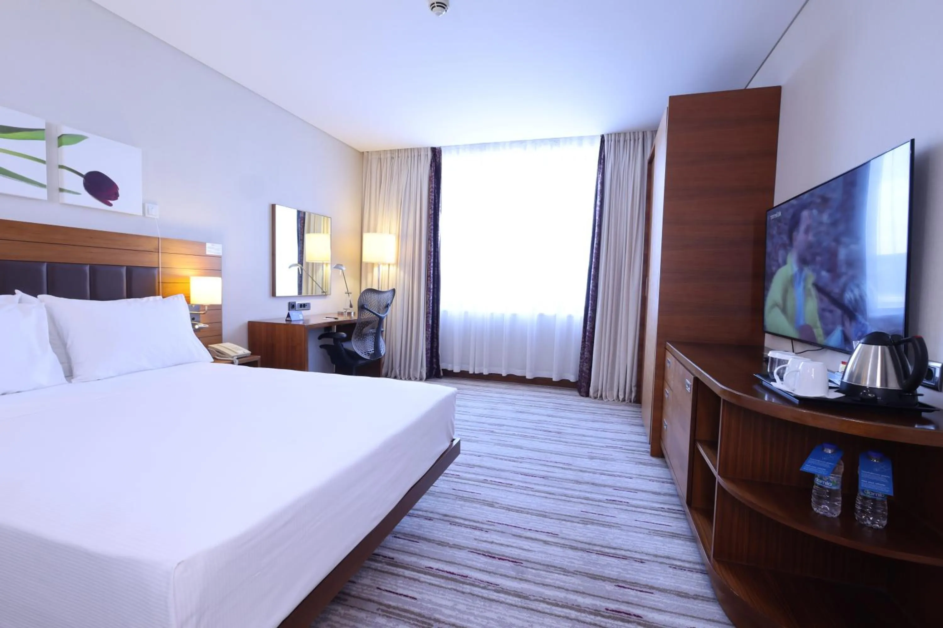 Communal lounge/ TV room, Bed in Hilton Garden Inn Konya