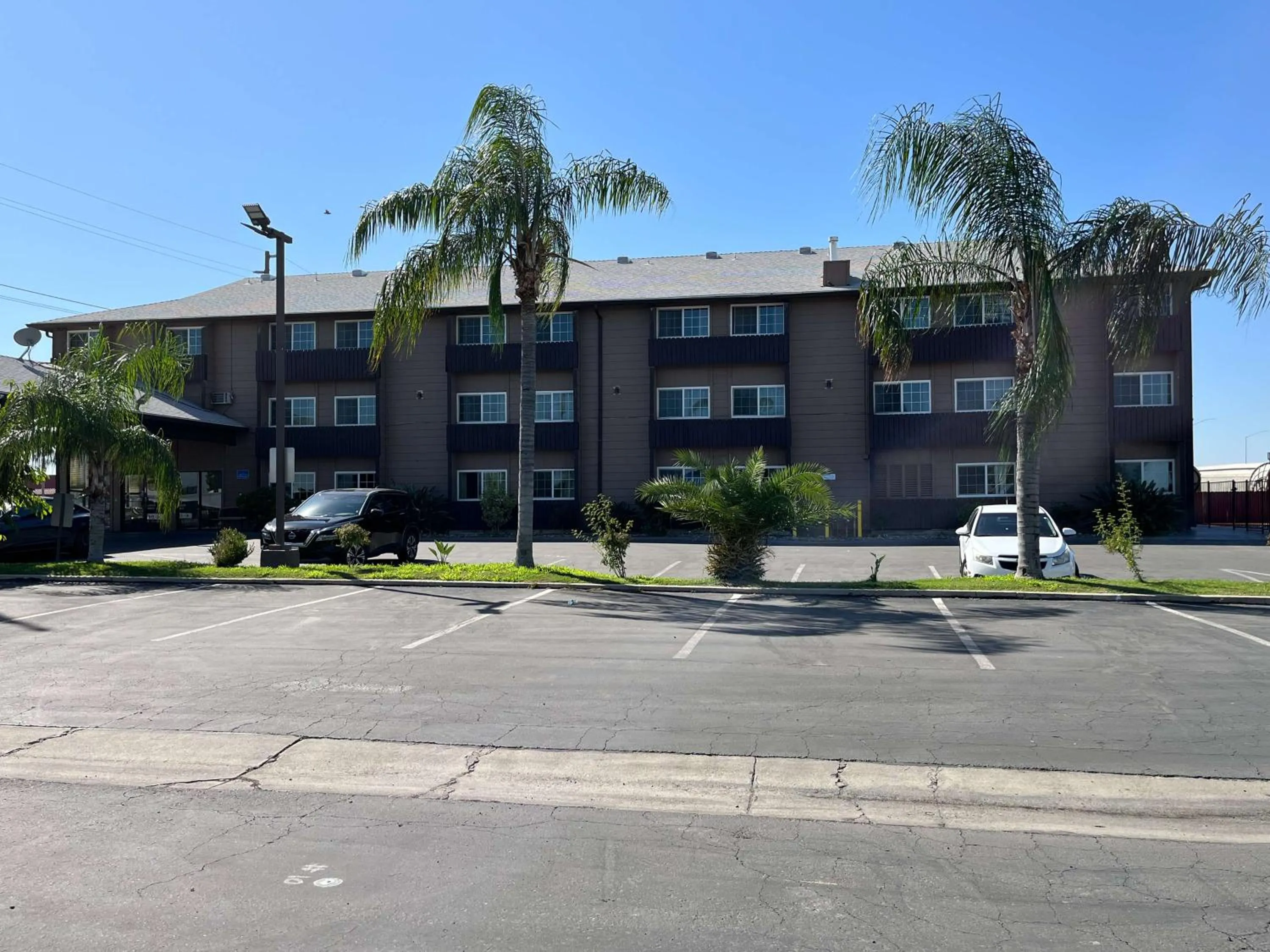 Property building in Studio 6 Suites Delano, CA