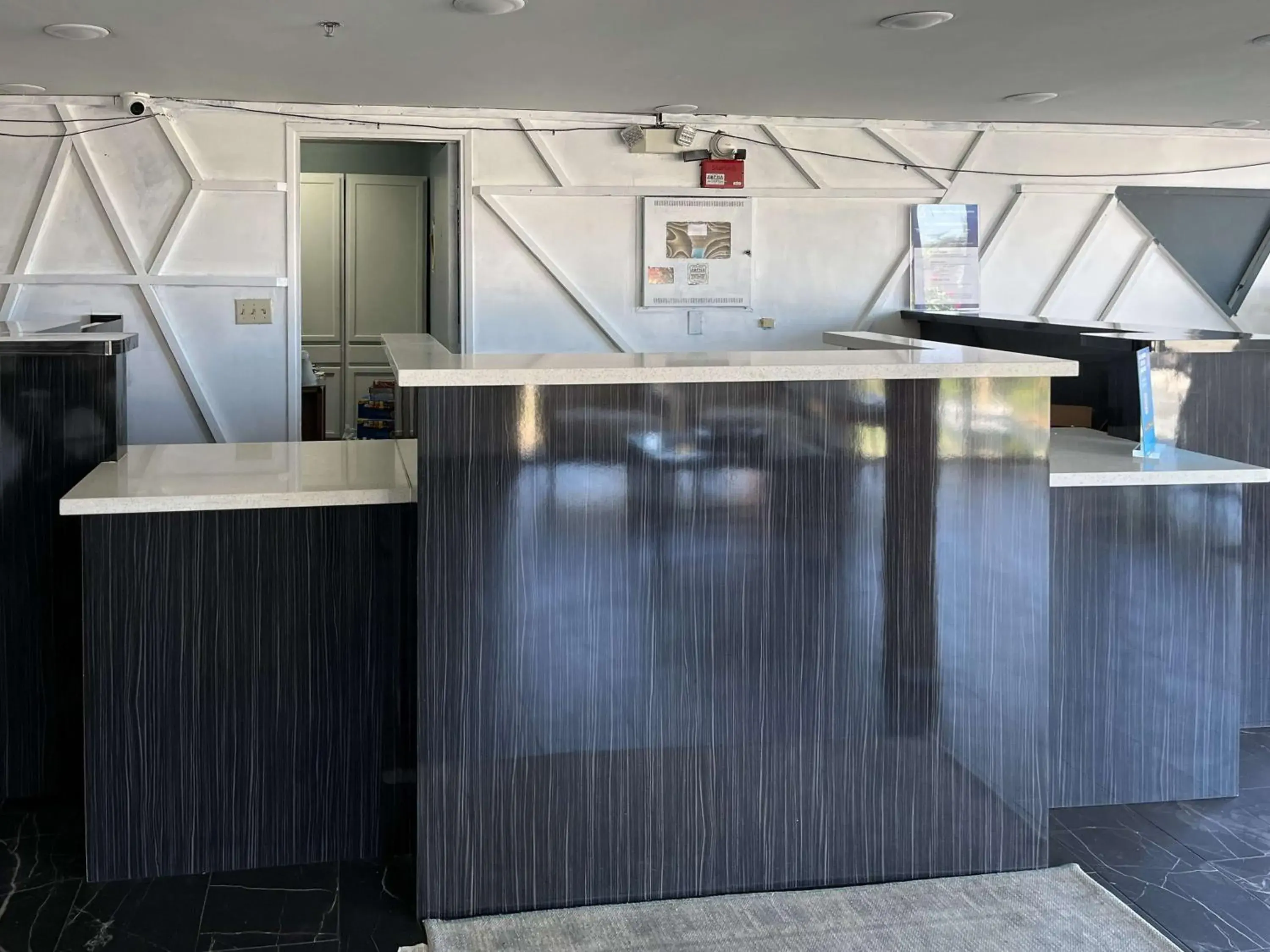 Lobby or reception in Studio 6 Suites Delano, CA Lobby or reception in Studio 6 Suites Delano, CA