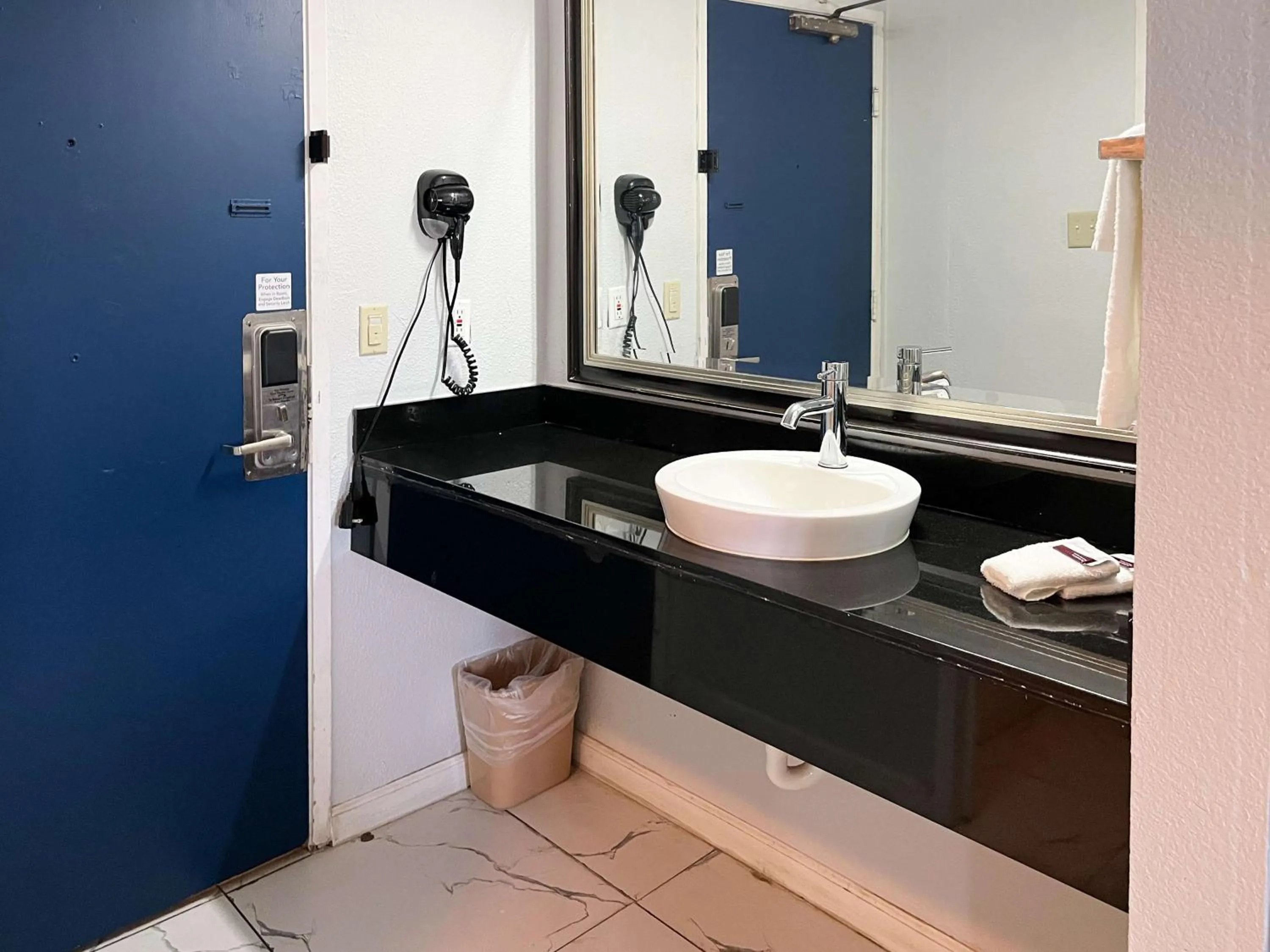 Bathroom in Studio 6 Suites Delano, CA