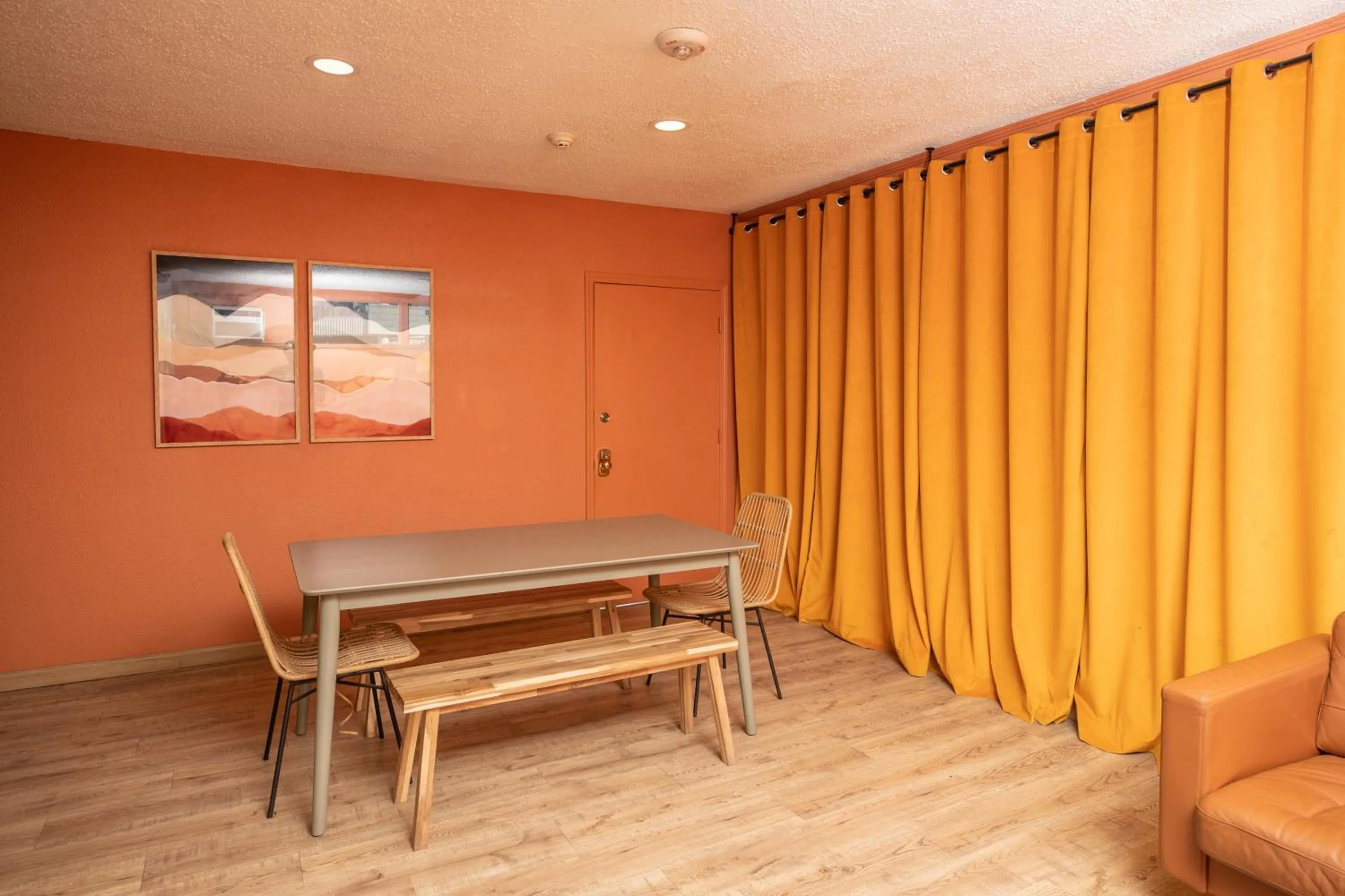 Living room in Bungalows Hostel