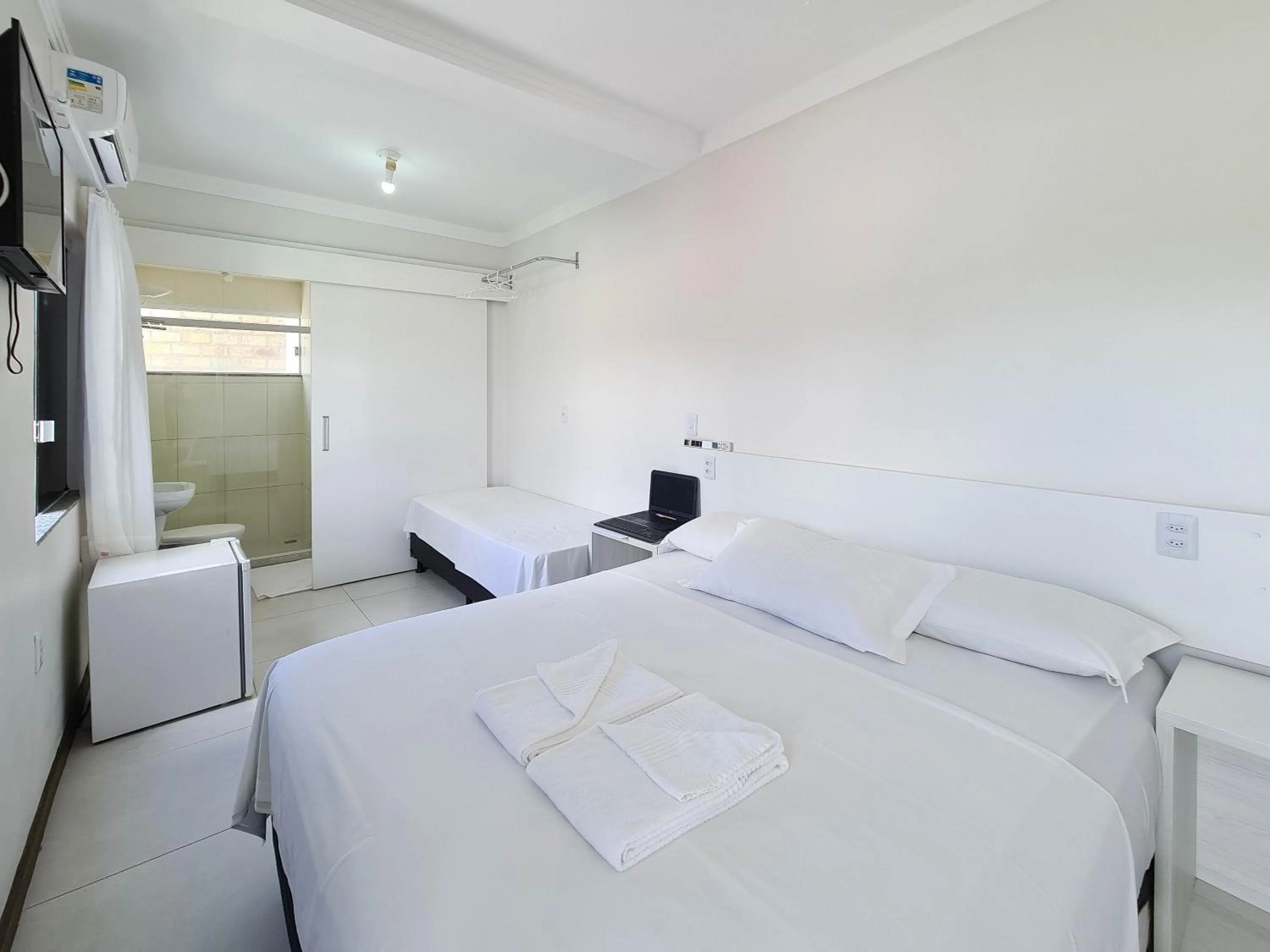 Photo of the whole room, Bed in Pousada Praia do Flamengo