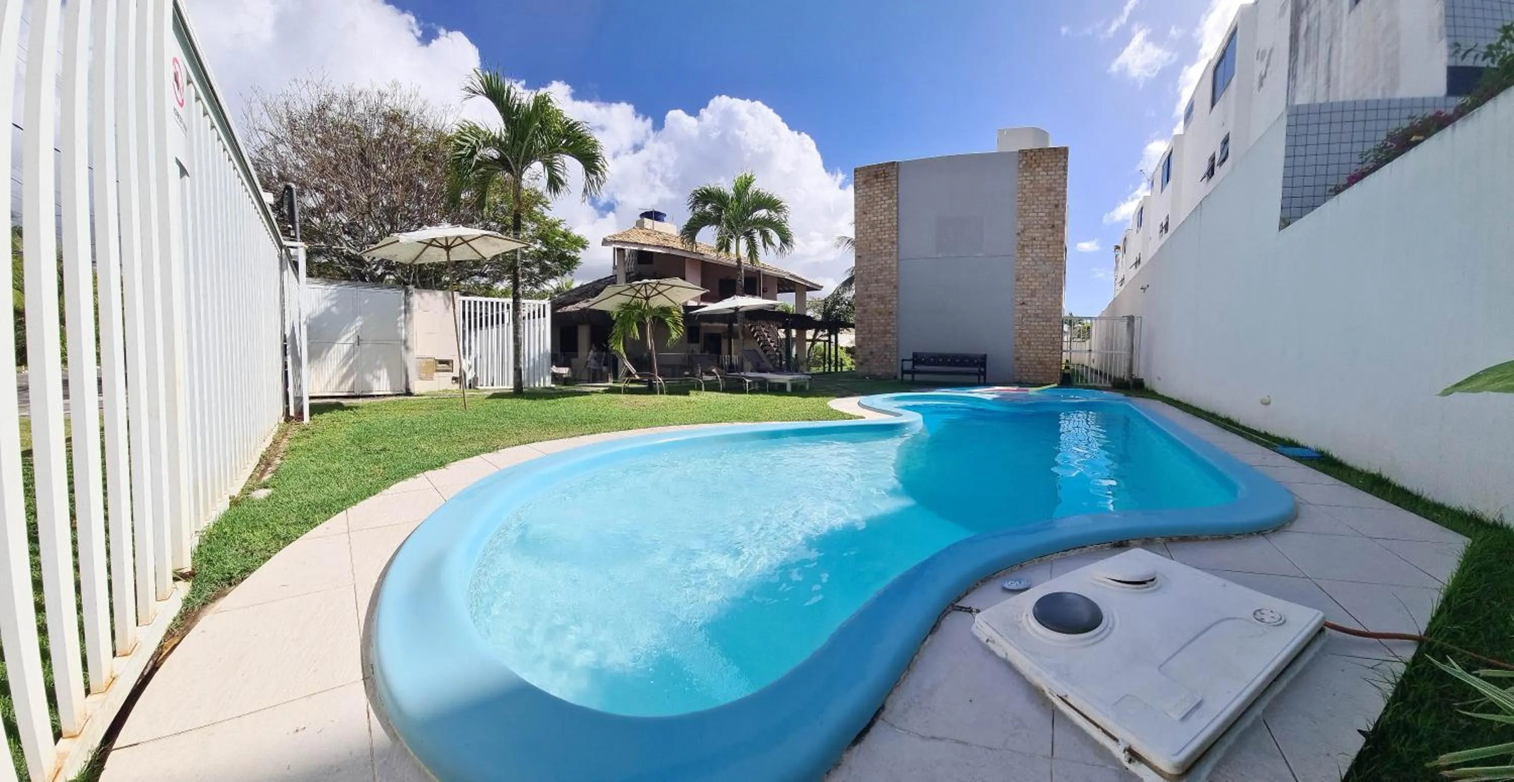 Swimming pool in Pousada Praia do Flamengo
