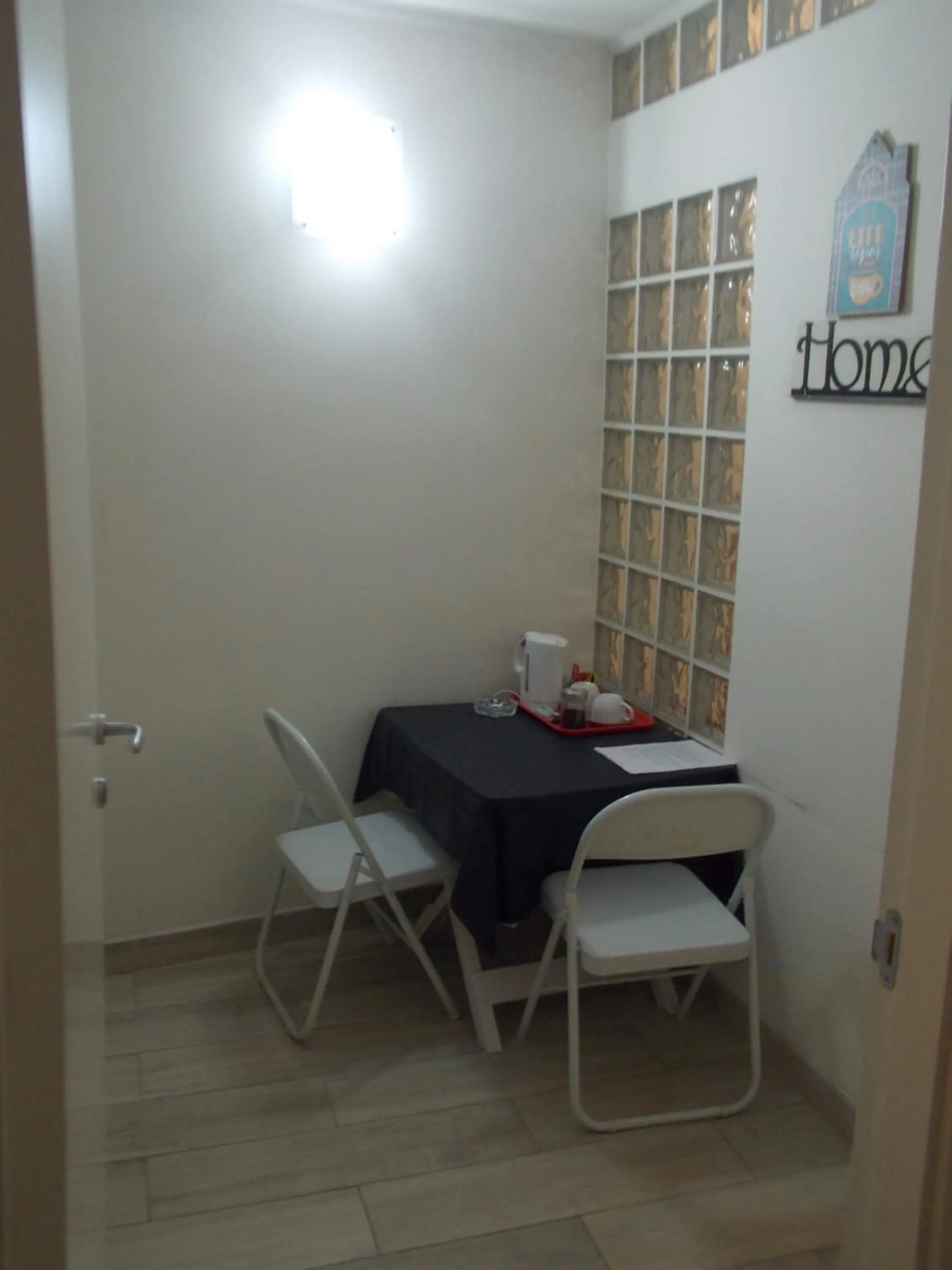 Dining area in B&B Ninarella Napoli