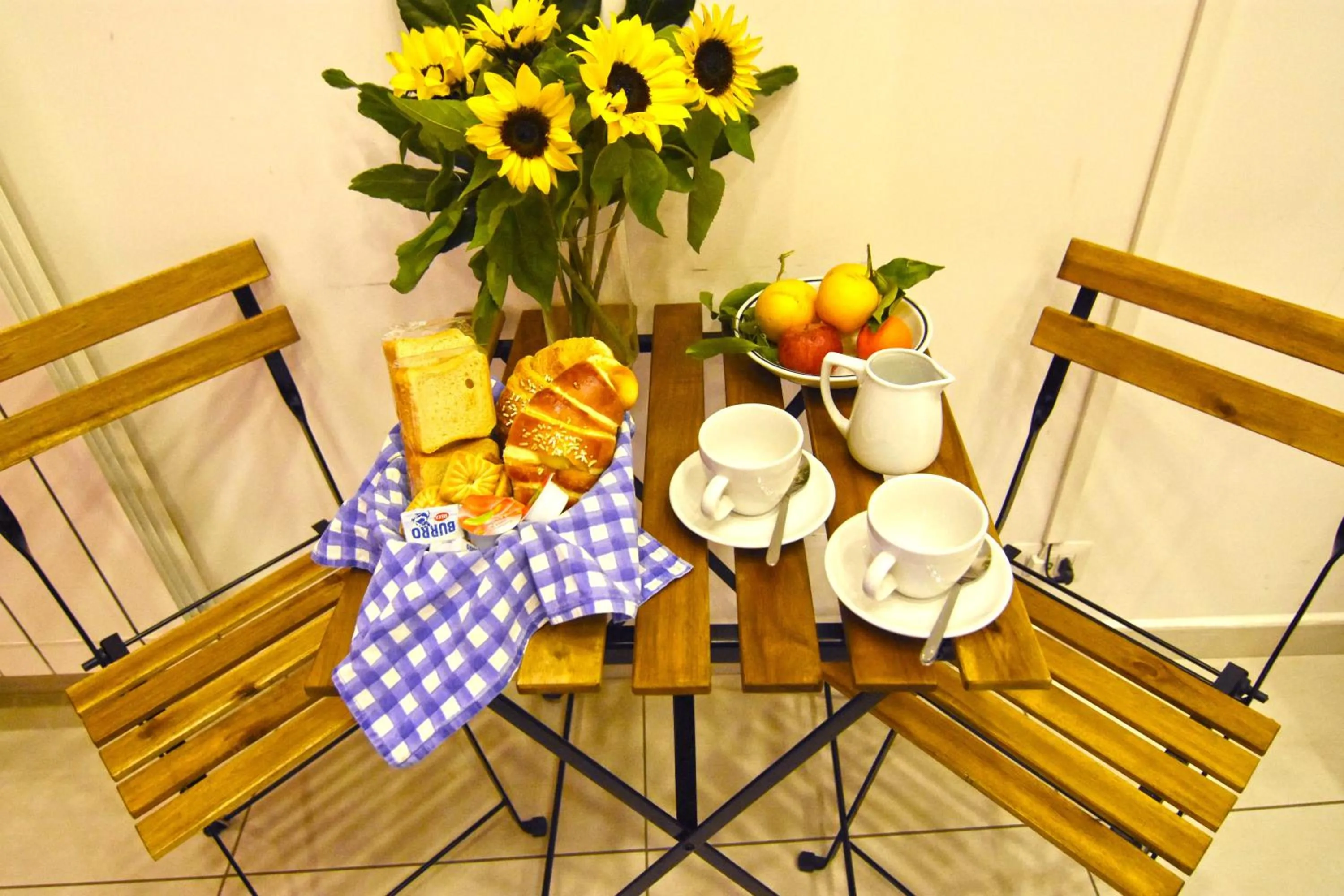 Italian breakfast in B&B Ninarella Napoli