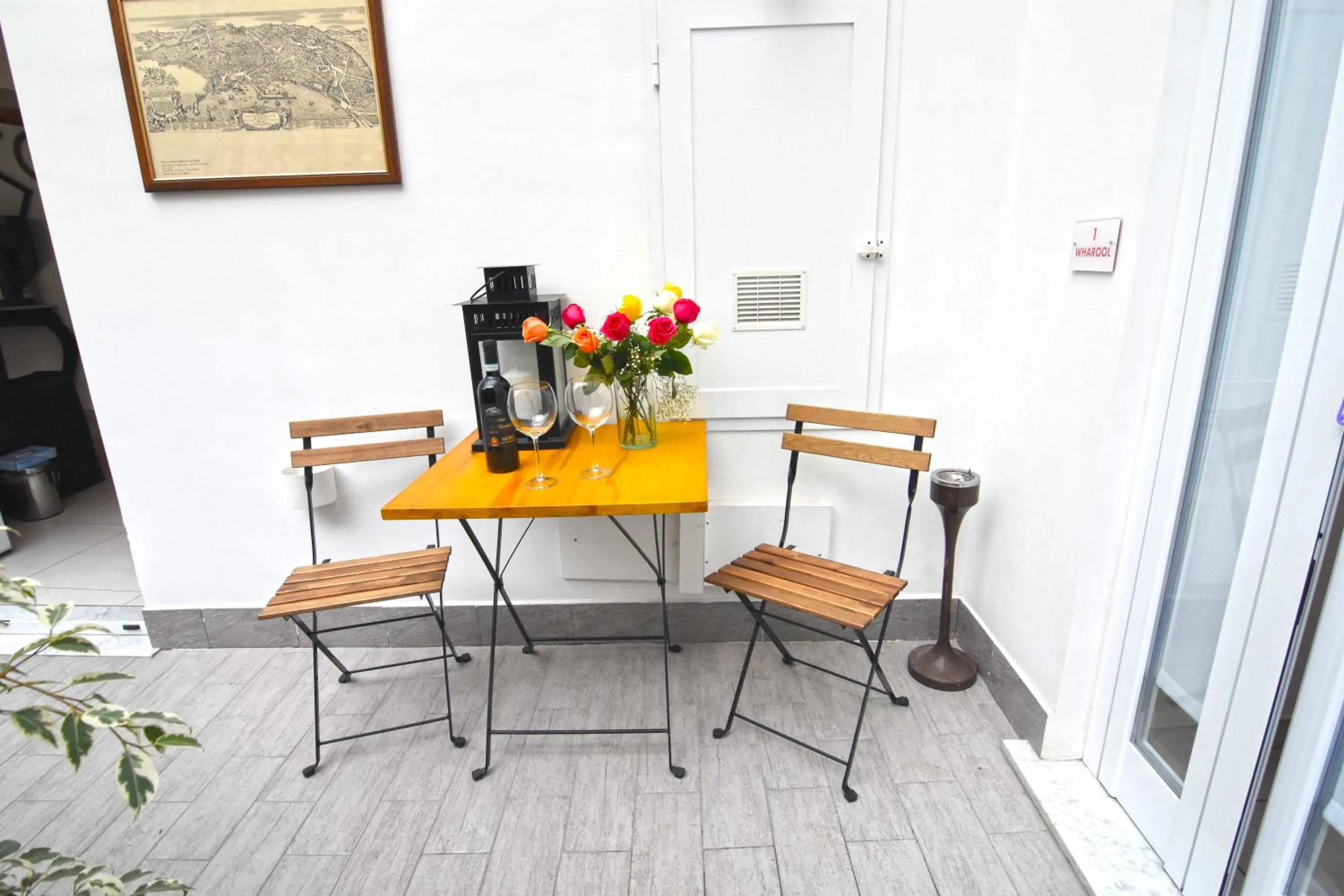 Patio in B&B Ninarella Napoli