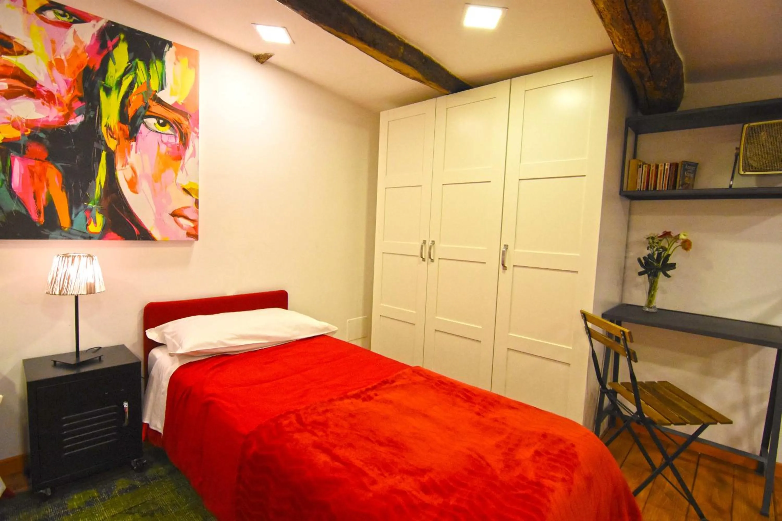 Shower, Bed in B&B Ninarella Napoli