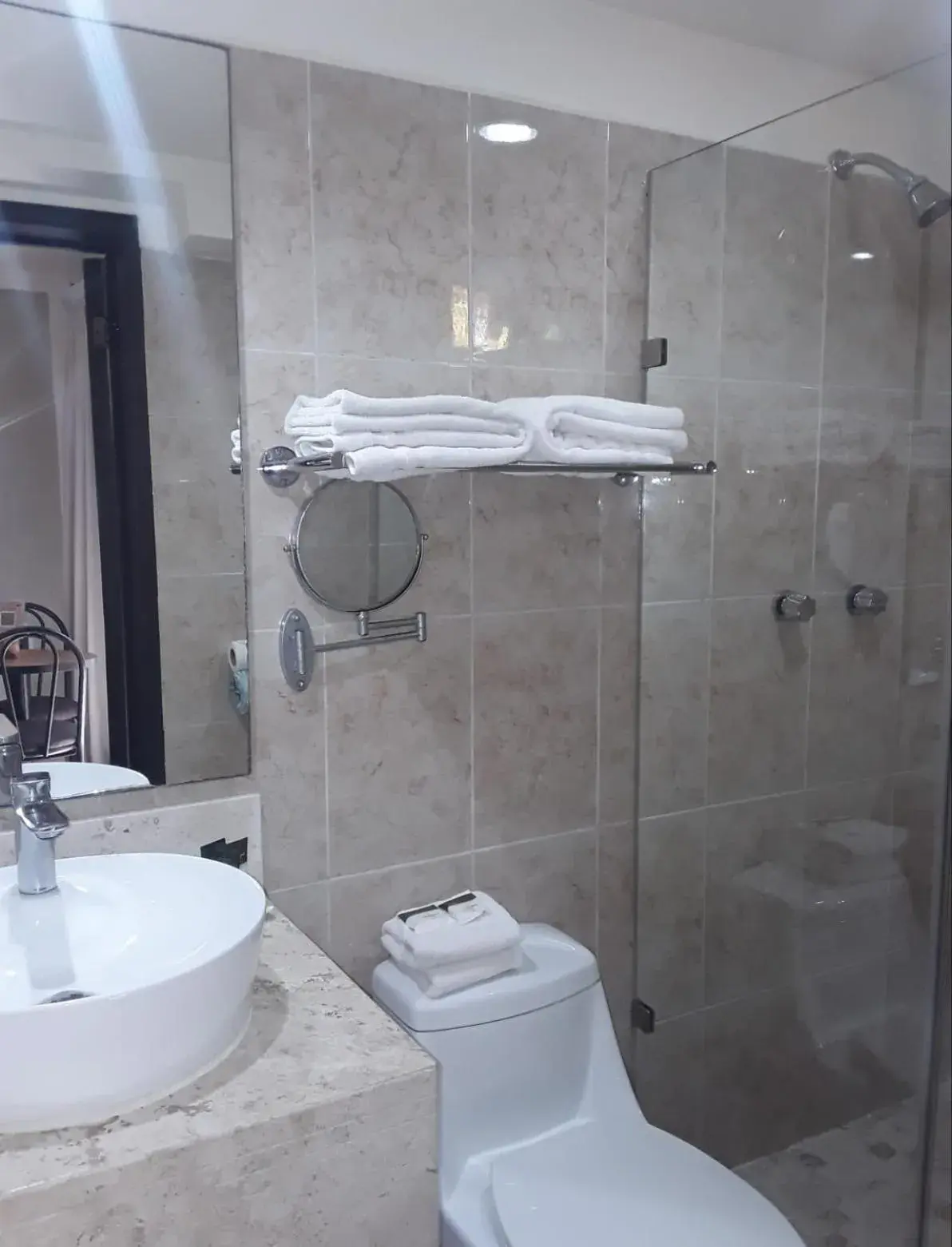 Bathroom in Hotel Chablis Palenque Bathroom in Hotel Chablis Palenque