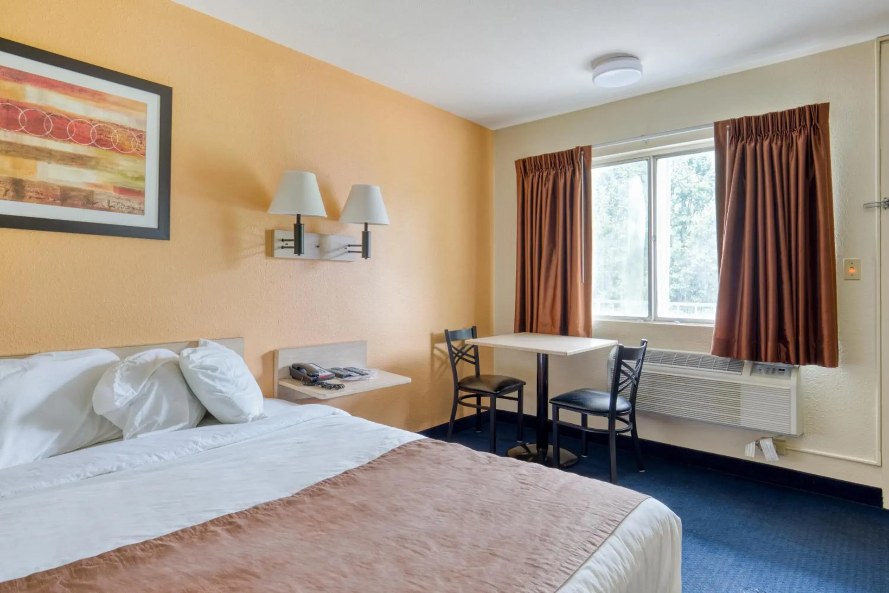 Bedroom, Bed in Days Inn by Wyndham New Philadelphia Bedroom, Bed in Days Inn by Wyndham New Philadelphia