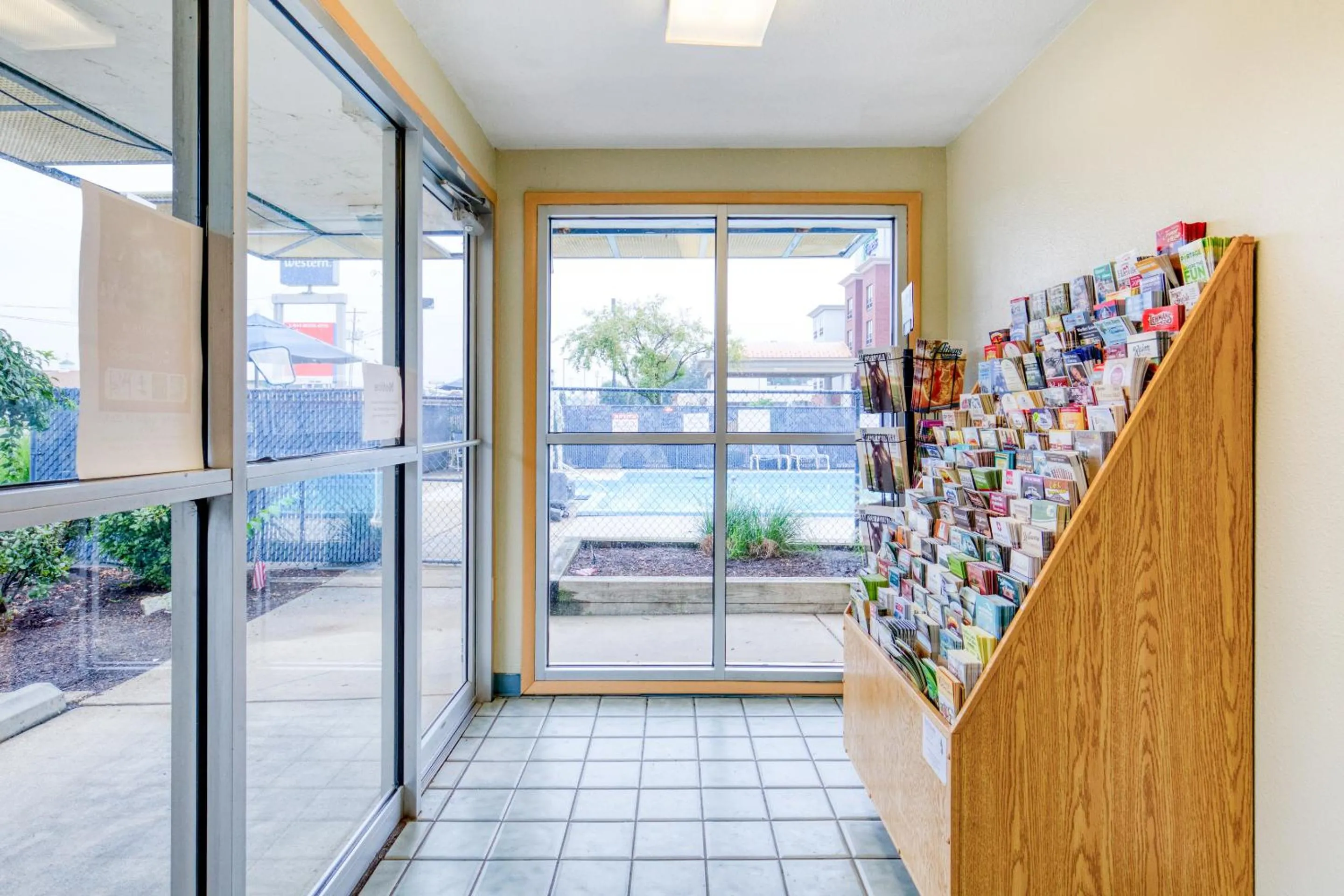 Facade/entrance in Days Inn by Wyndham New Philadelphia