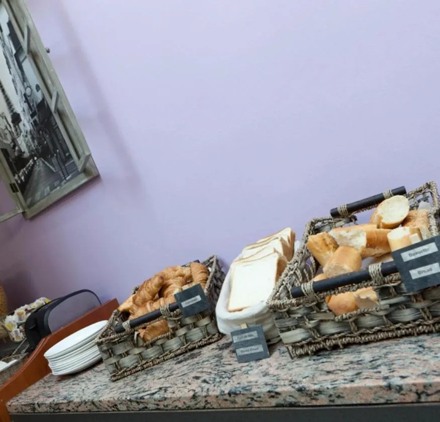 Breakfast in Hôtel Lebron