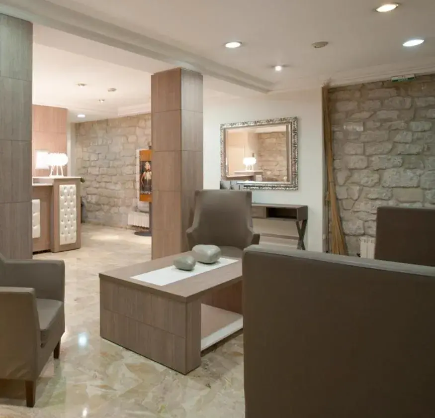 Lobby or reception in Hôtel Lebron Lobby or reception in Hôtel Lebron