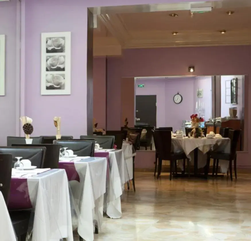 Breakfast in Hôtel Lebron Breakfast in Hôtel Lebron