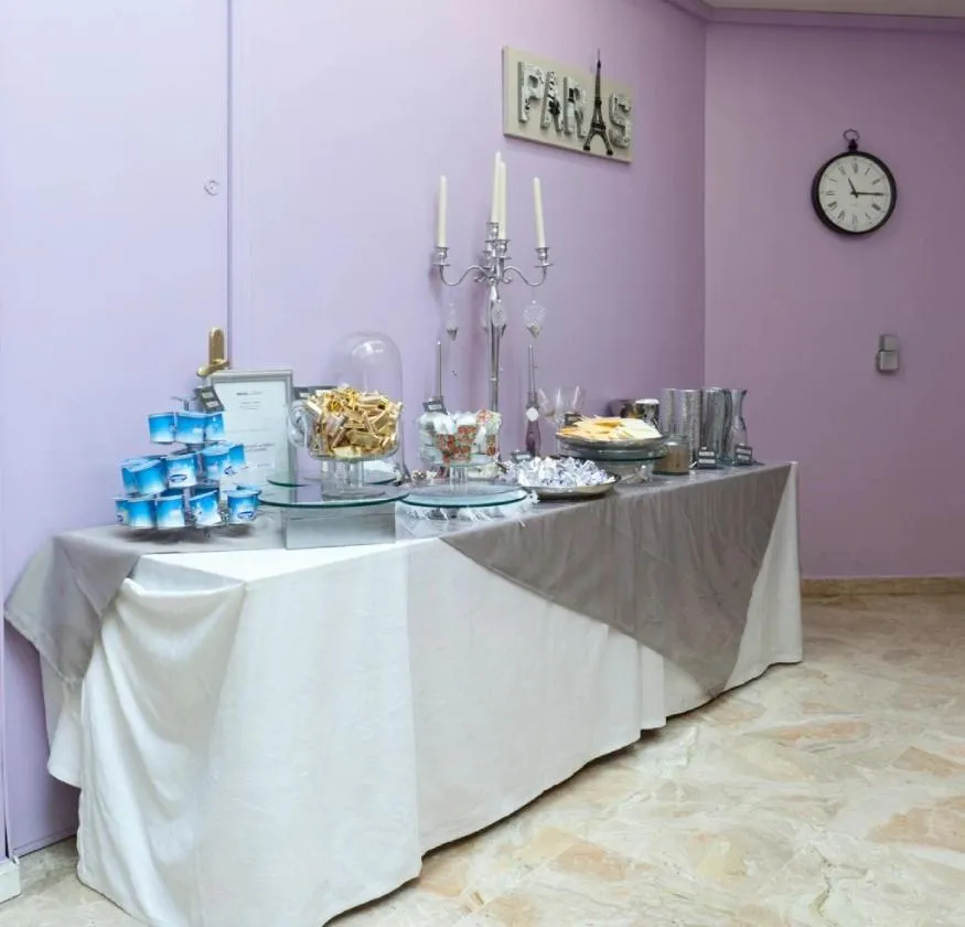 Breakfast in Hôtel Lebron