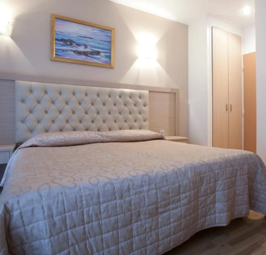 Bed in Hôtel Lebron