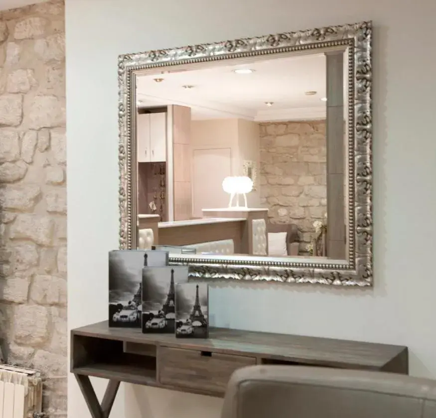 Lobby or reception in Hôtel Lebron Lobby or reception in Hôtel Lebron