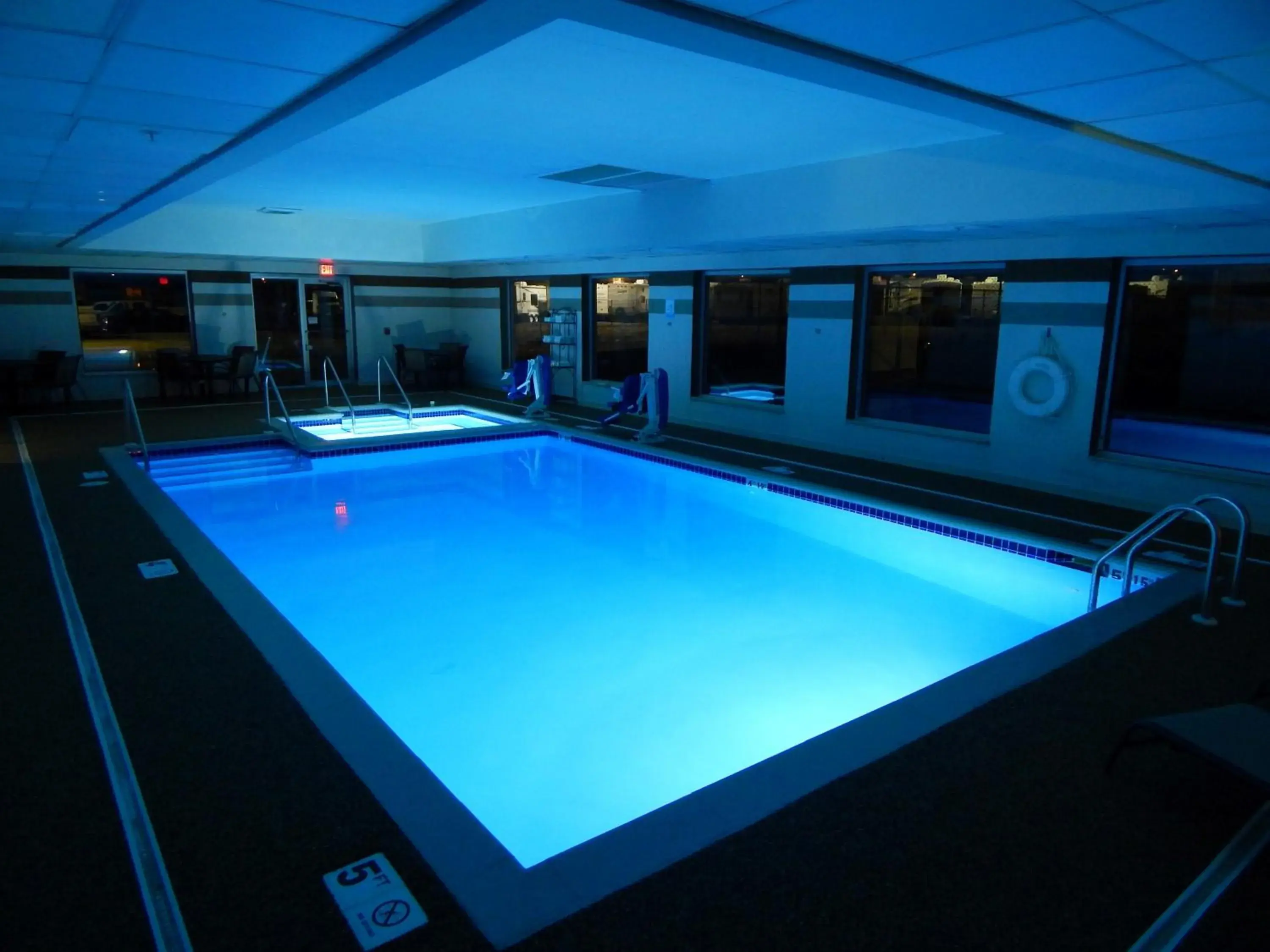 Pool view in Wingate by Wyndham Joliet Pool view in Wingate by Wyndham Joliet