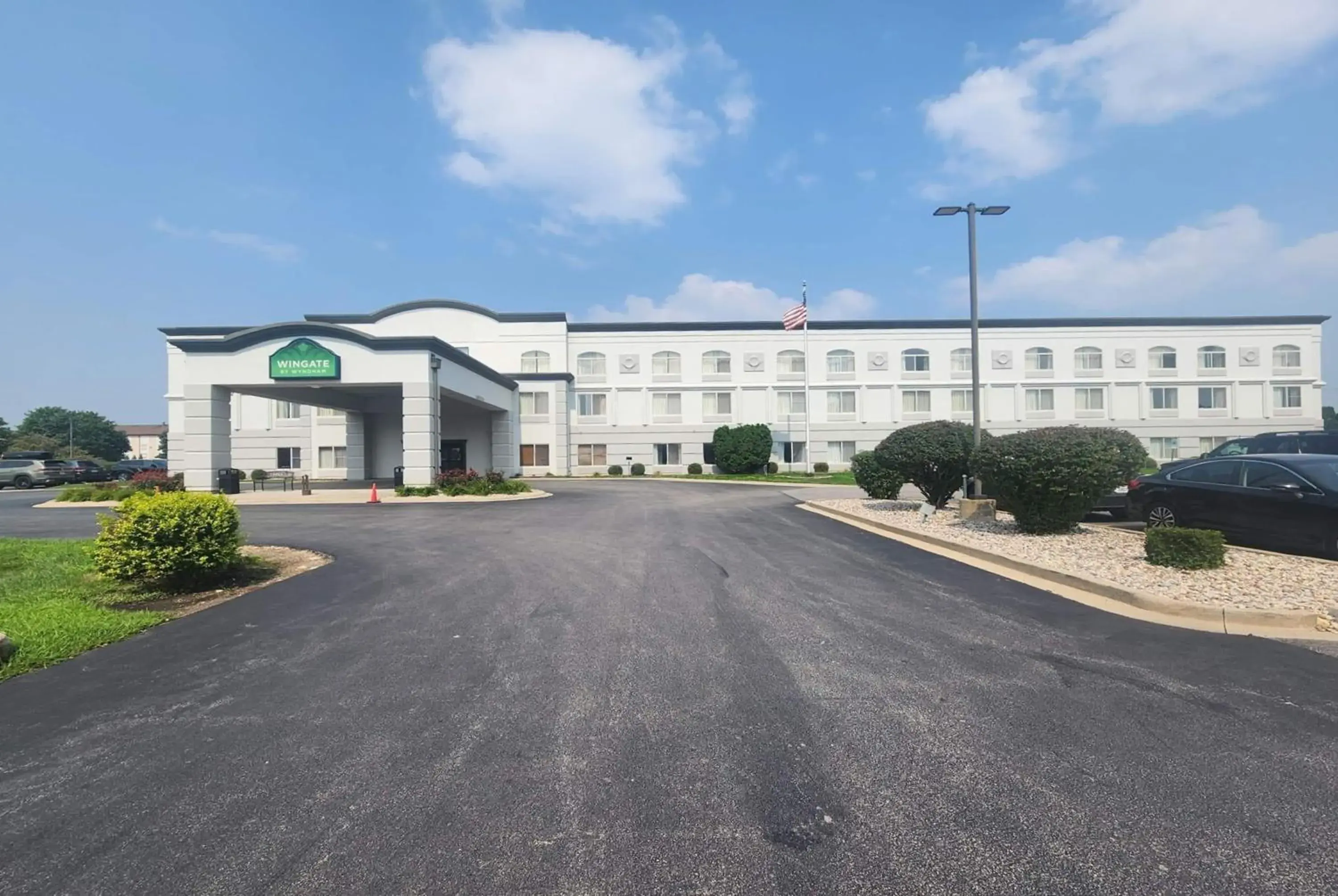 Property building in Wingate by Wyndham Joliet Property building in Wingate by Wyndham Joliet