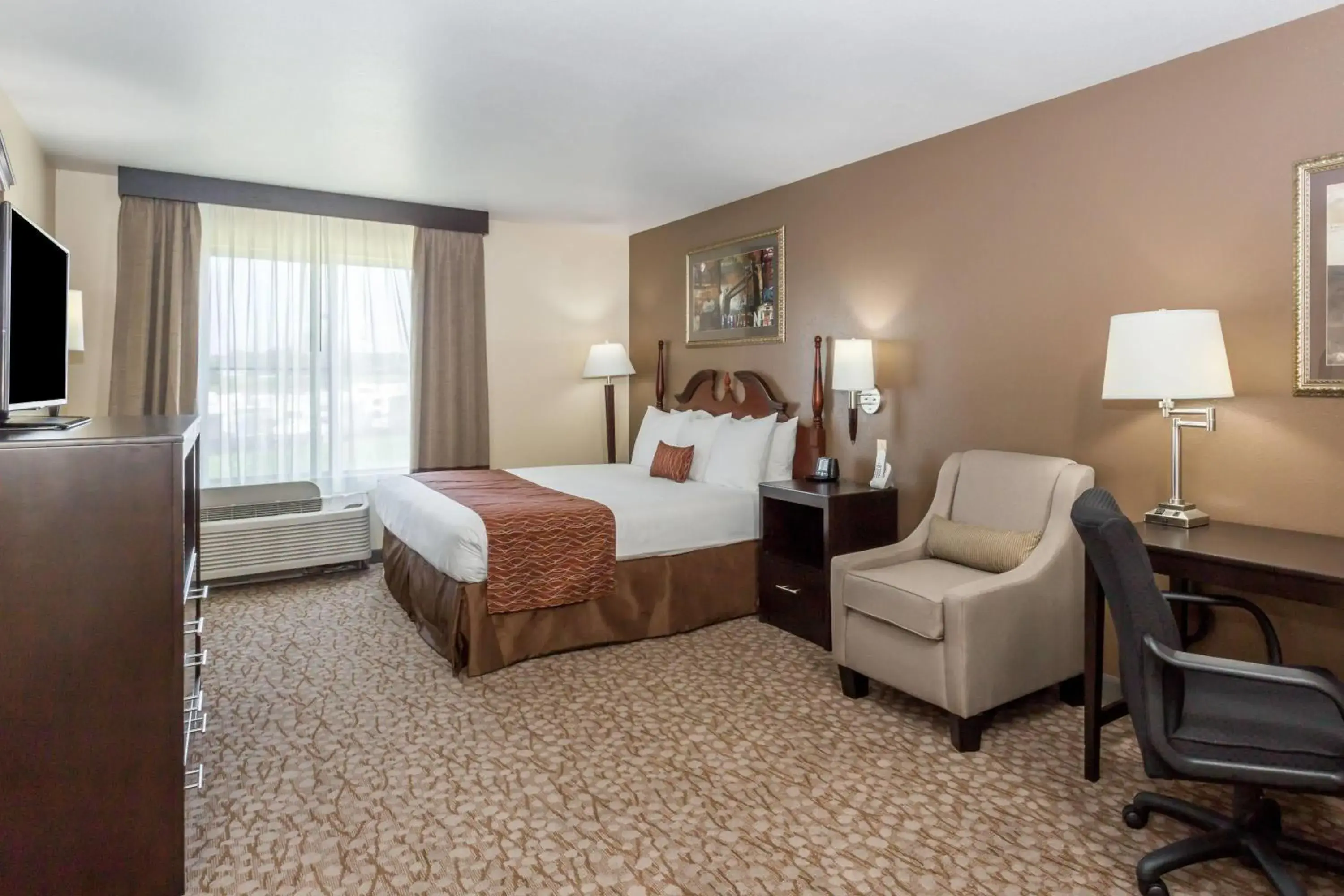 Photo of the whole room, Bed in Wingate by Wyndham Joliet Photo of the whole room, Bed in Wingate by Wyndham Joliet