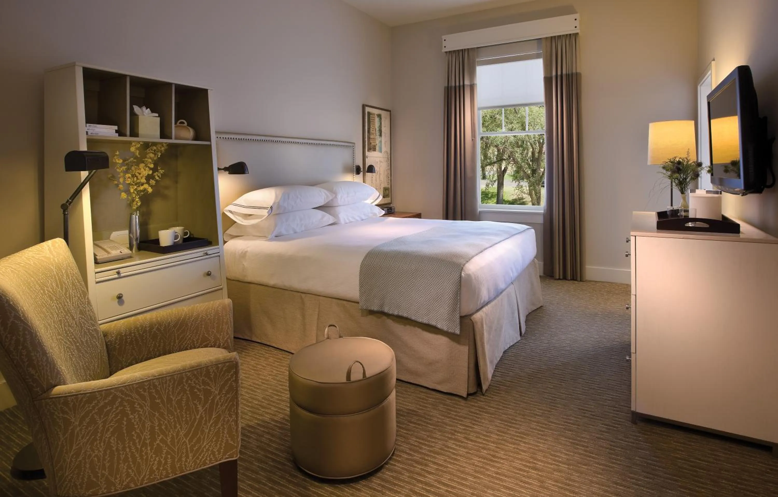 Photo of the whole room, Bed in Hotel Parq Central Albuquerque