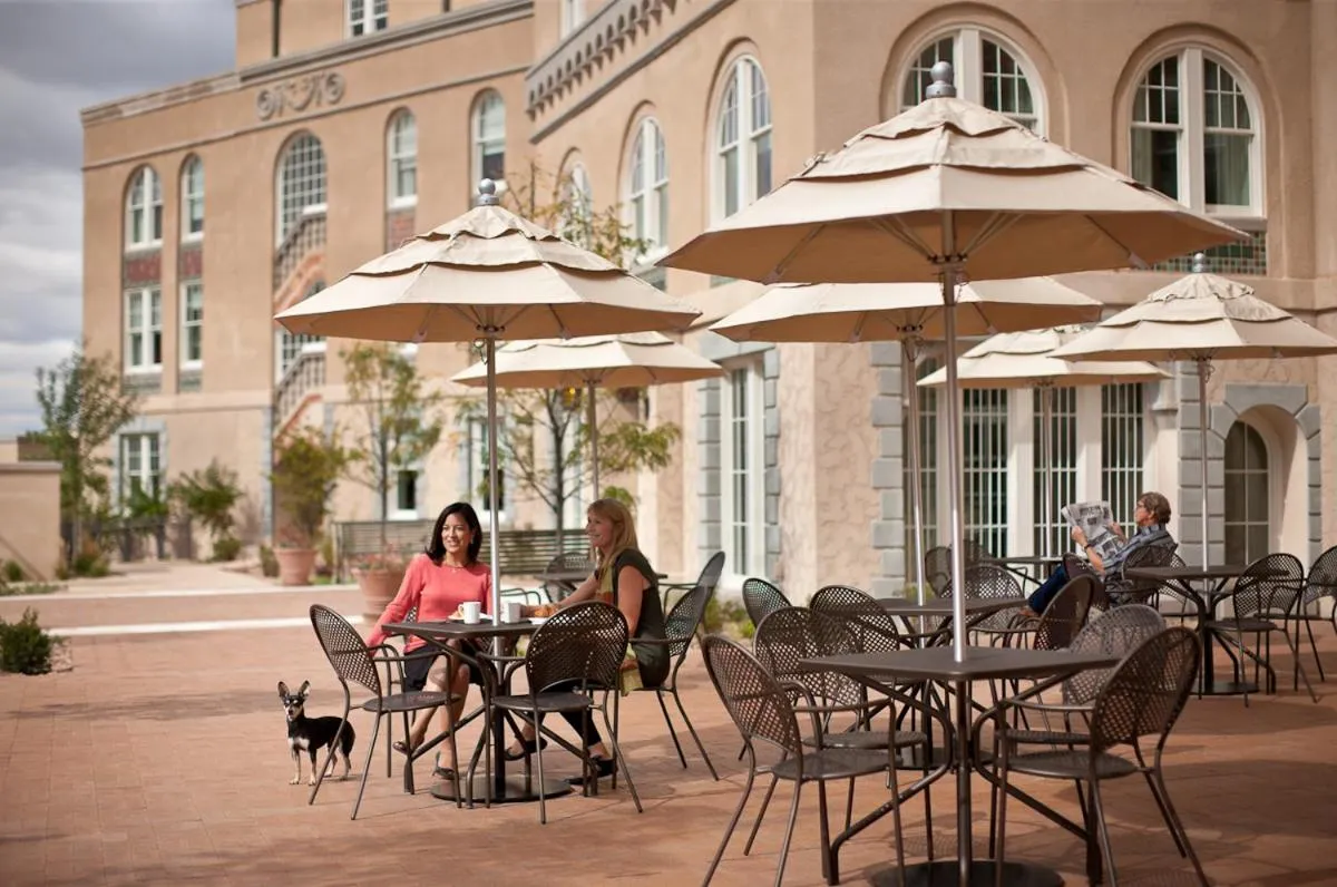 Patio in Hotel Parq Central Albuquerque