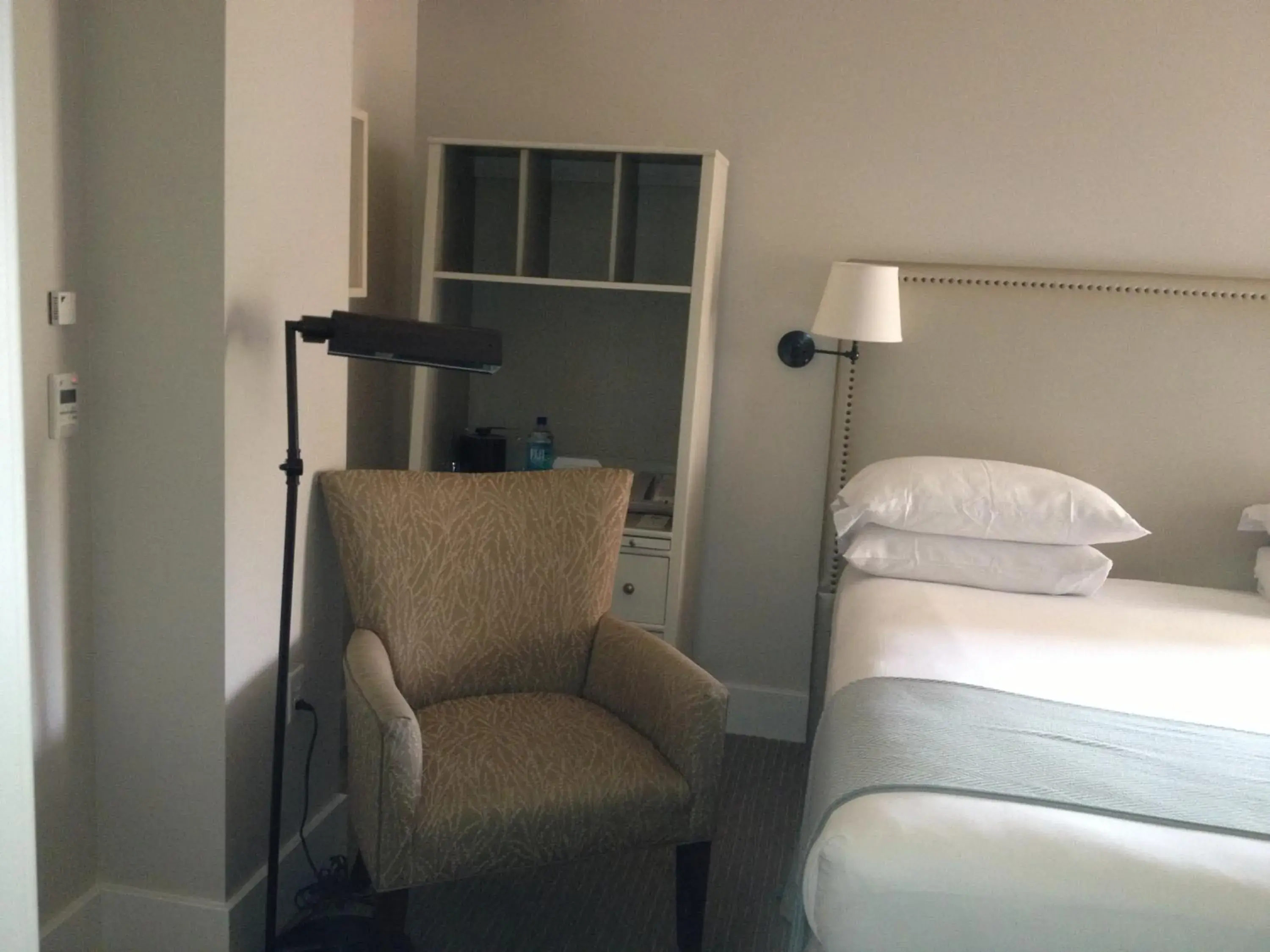 Seating area, Bed in Hotel Parq Central Albuquerque Seating area, Bed in Hotel Parq Central Albuquerque