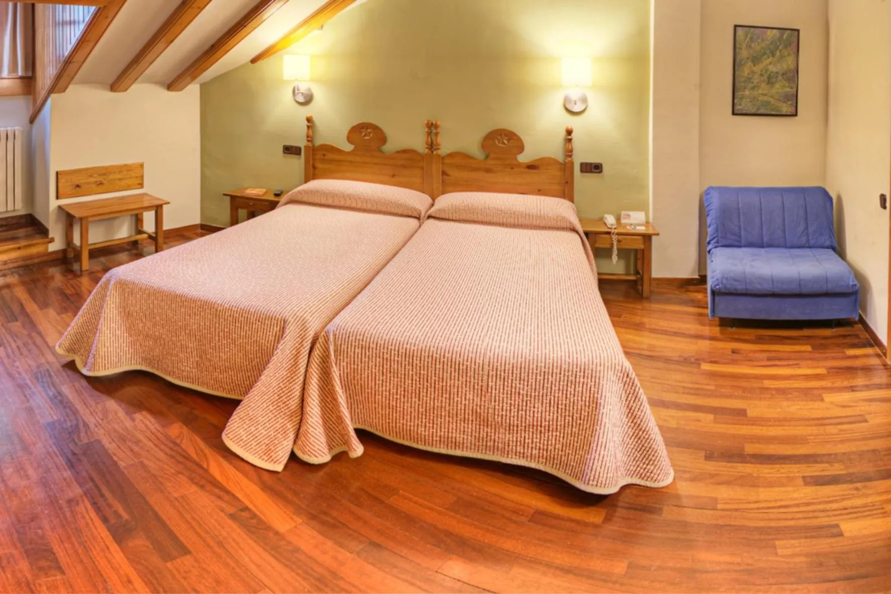 Photo of the whole room, Bed in Hotel Aragüells
