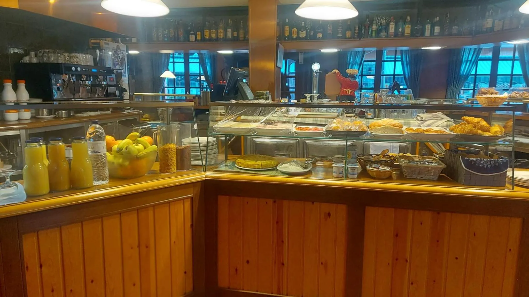 Breakfast in Hotel Aragüells