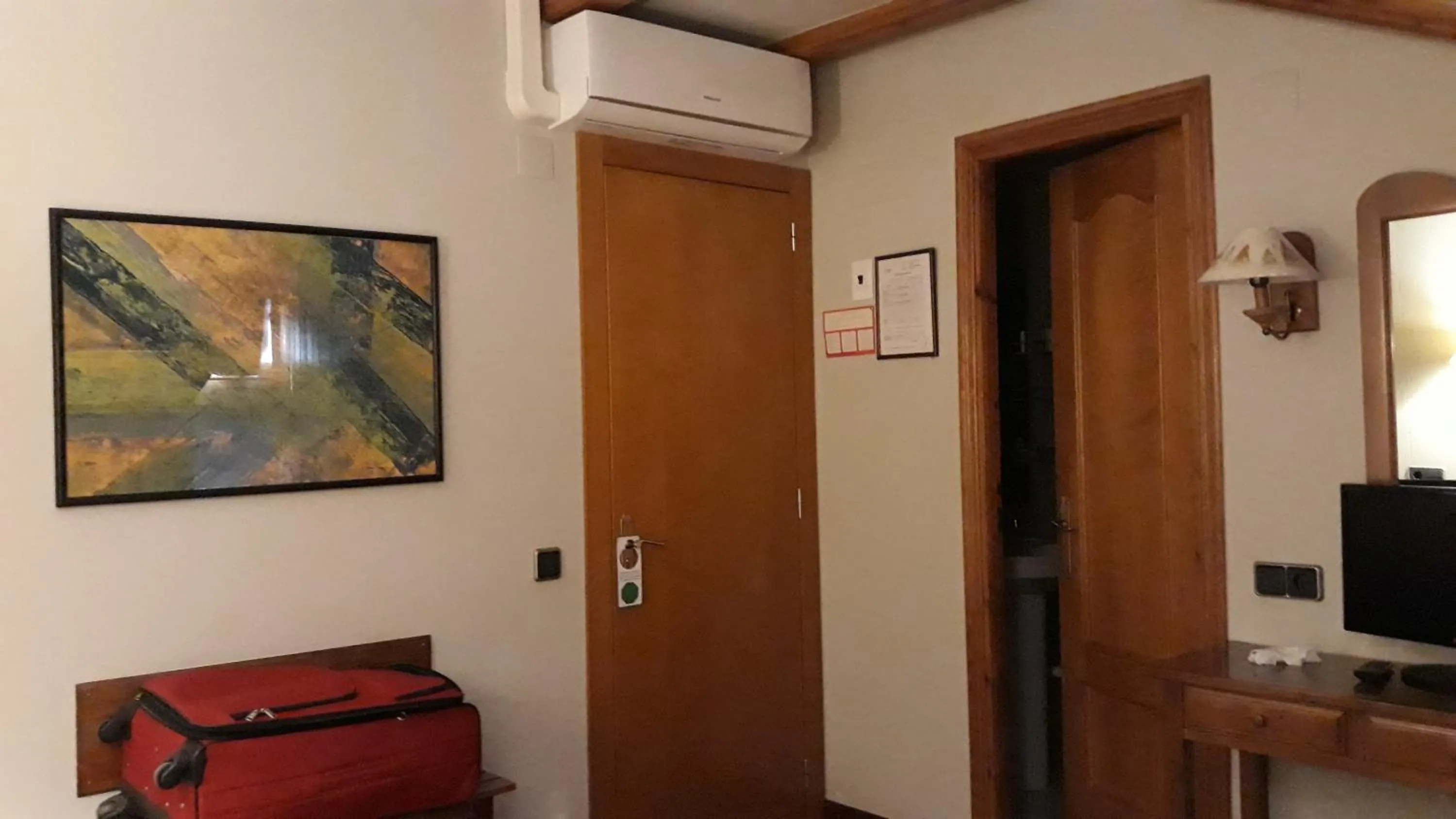 air conditioner in Hotel Aragüells