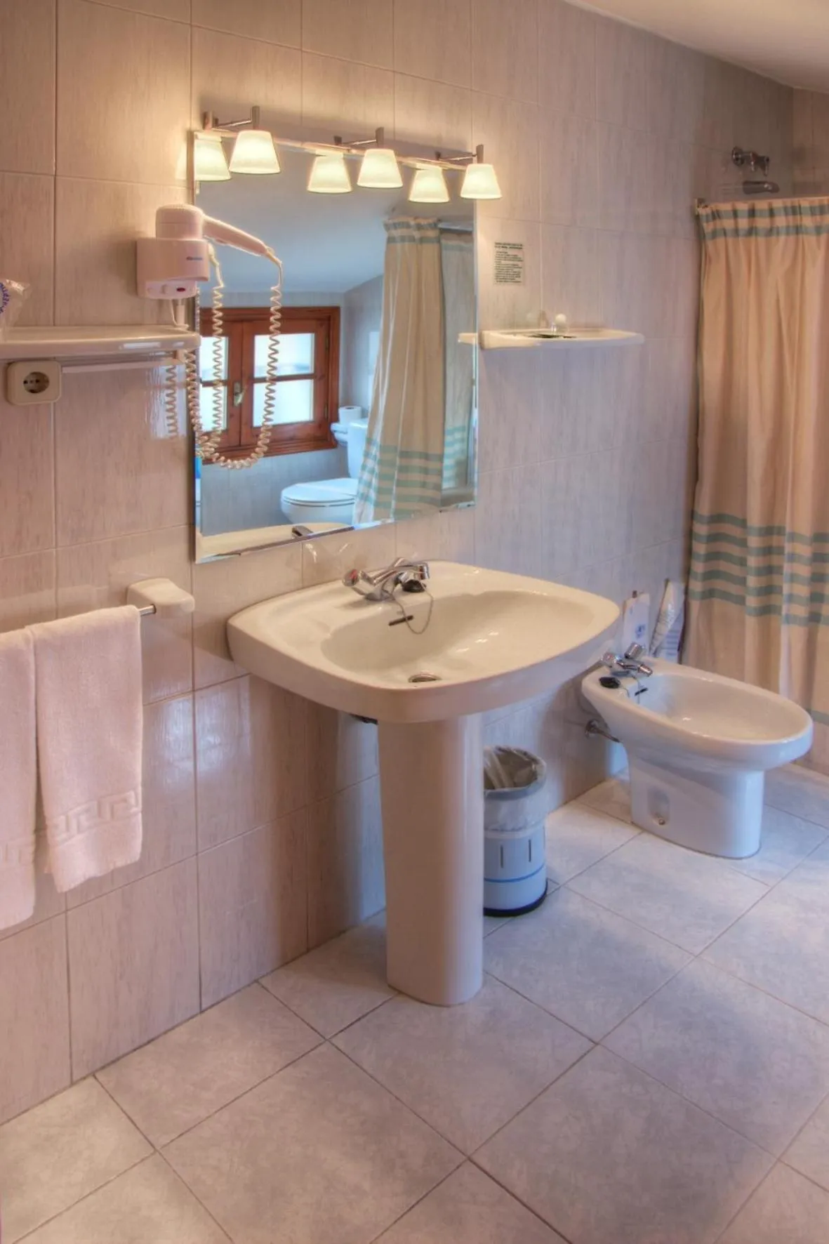 Bathroom in Hotel Aragüells