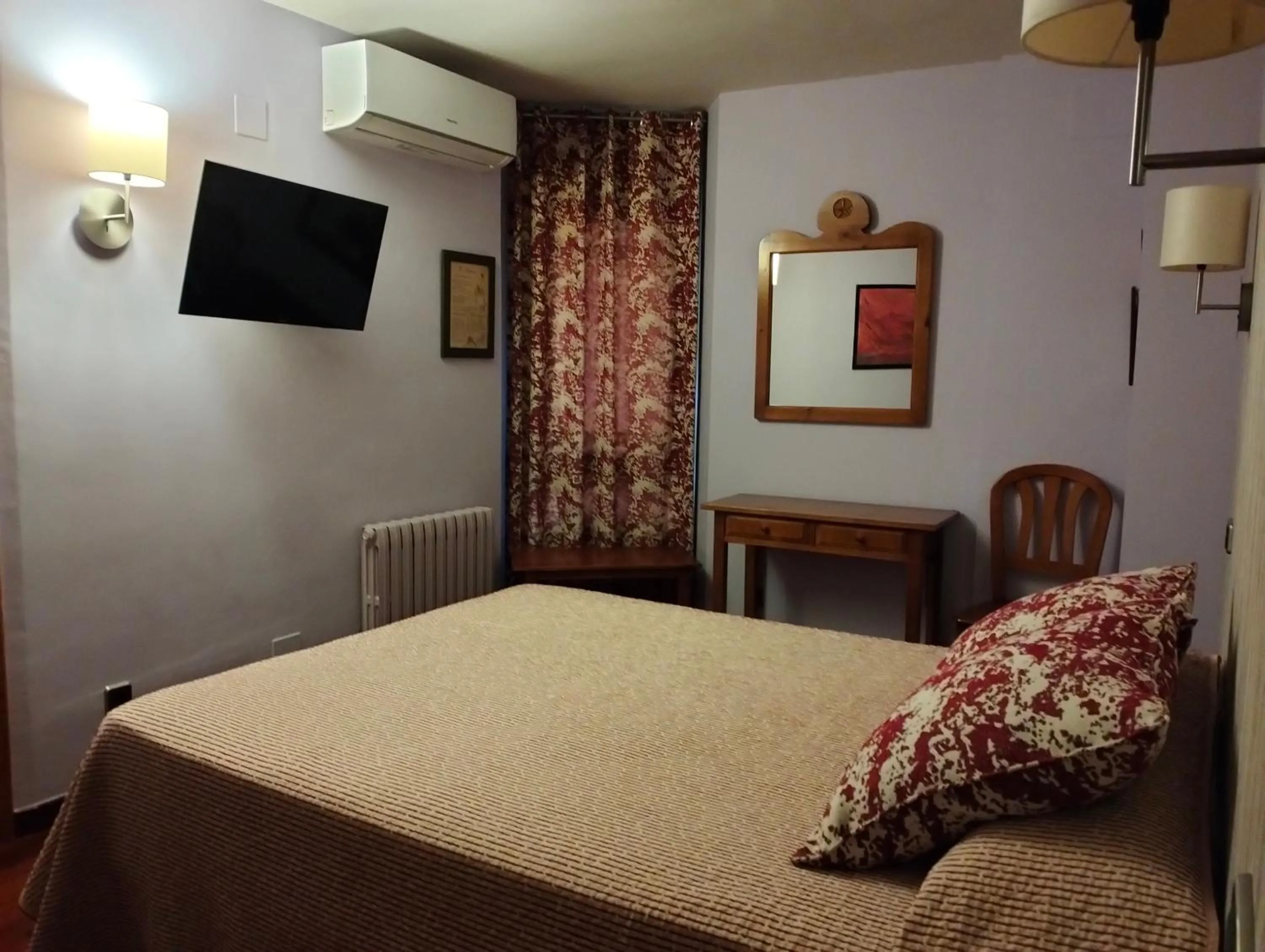 Bed in Hotel Aragüells