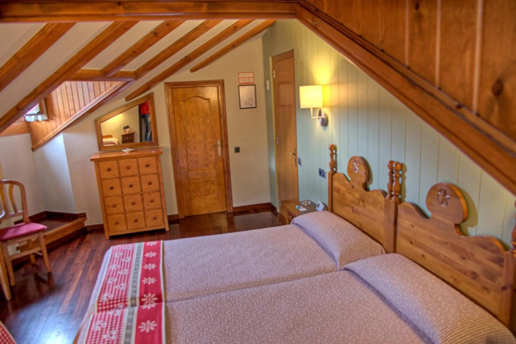 Photo of the whole room, Bed in Hotel Aragüells