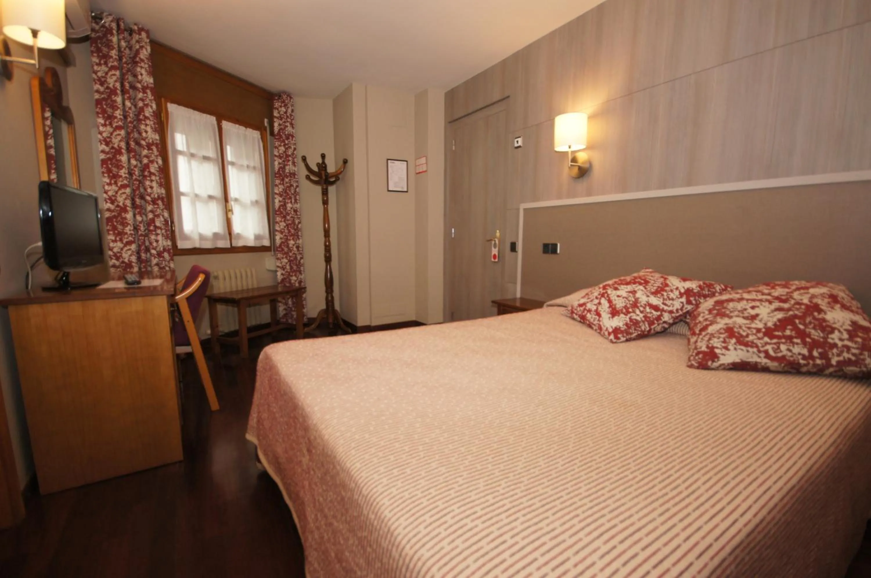 Bed in Hotel Aragüells