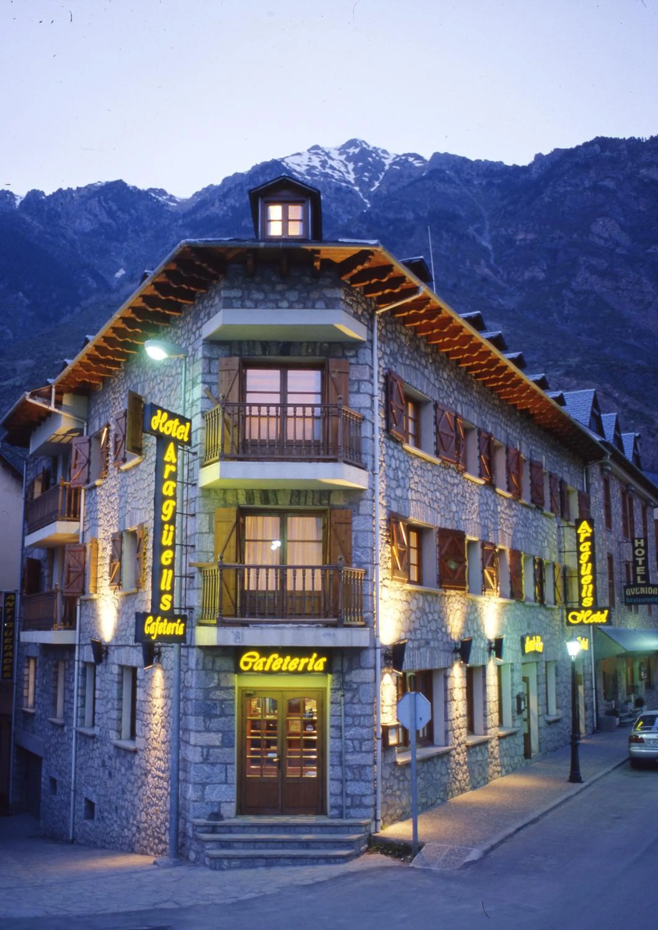 Facade/entrance in Hotel Aragüells