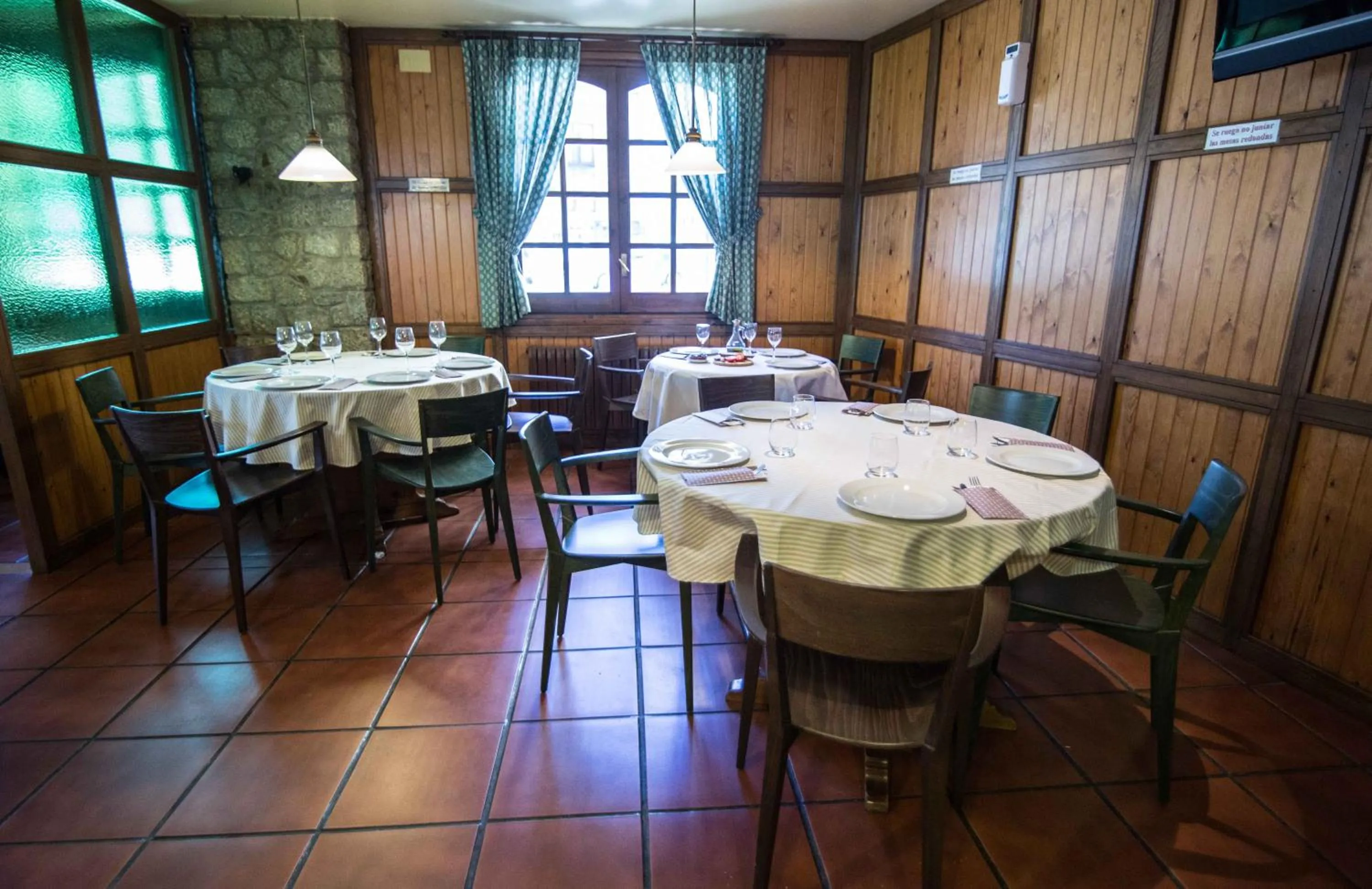 Restaurant/places to eat in Hotel Aragüells