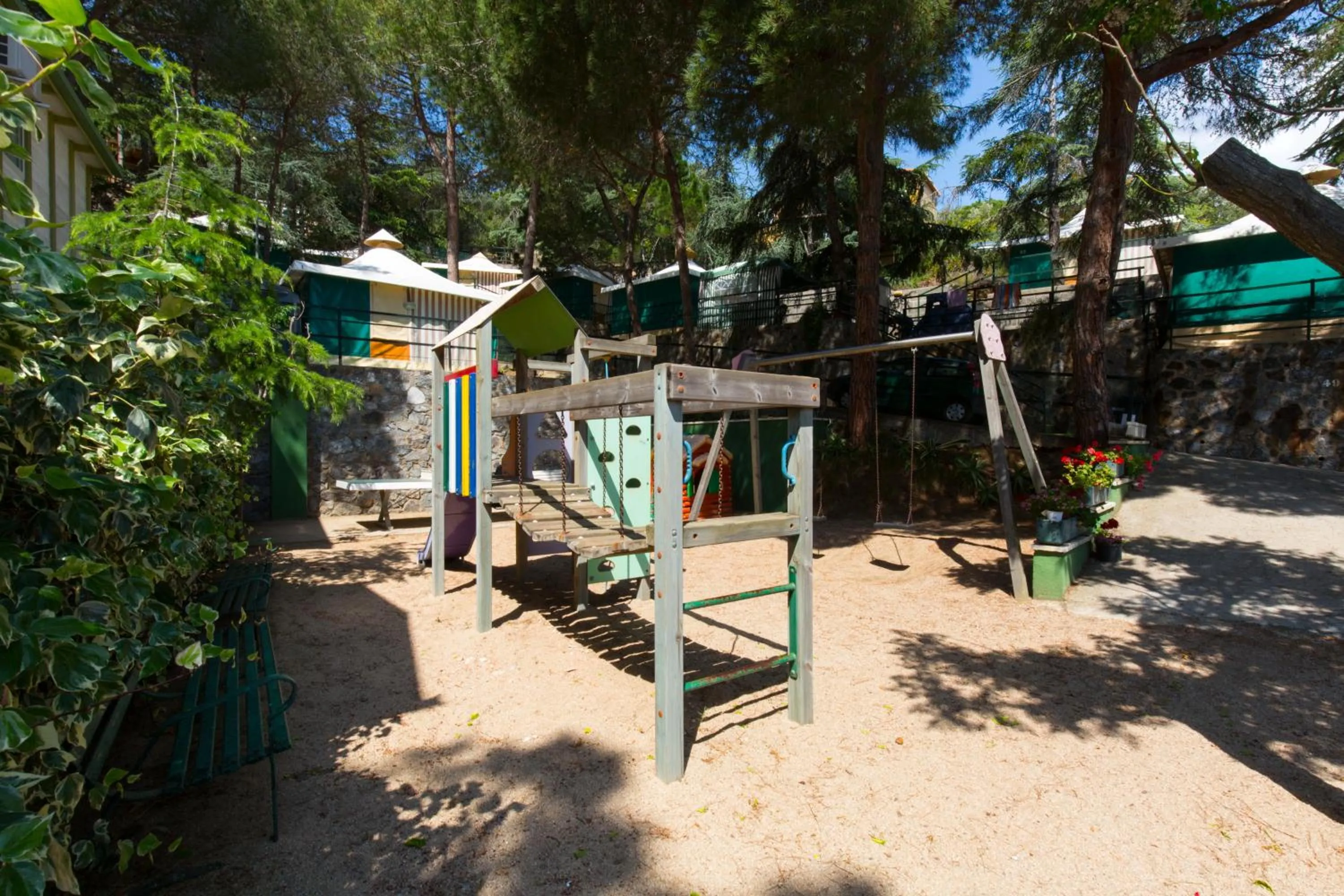 Camping Bungalows El Far