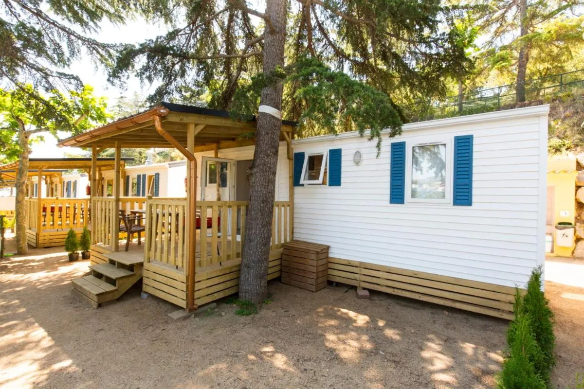 Camping Bungalows El Far