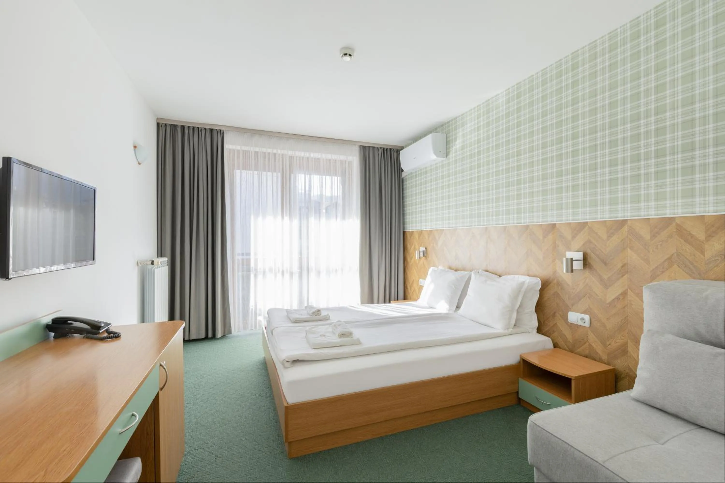 Photo of the whole room, Bed in Hotel Iceberg Bansko