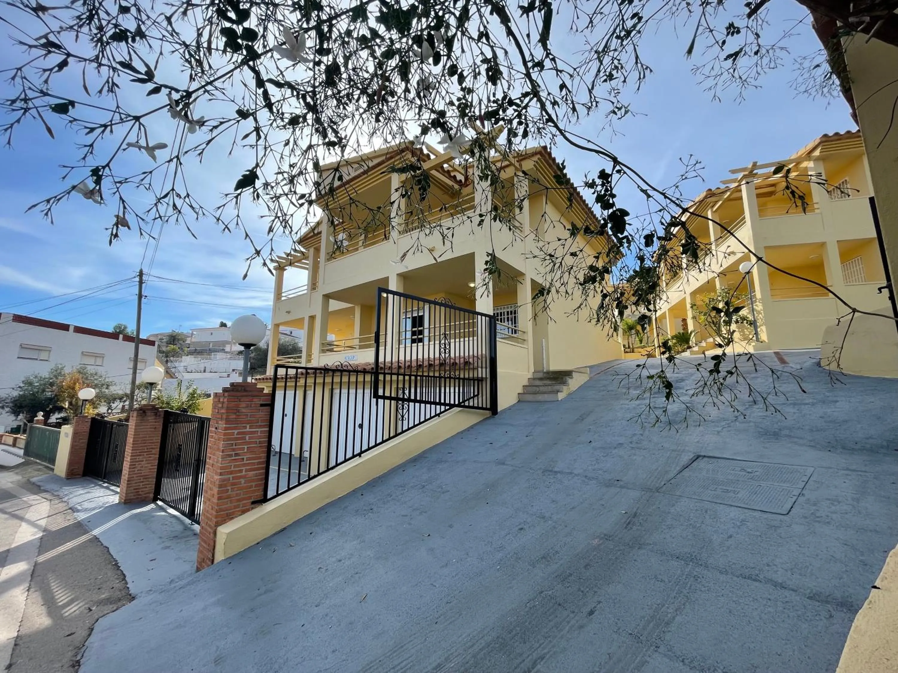 Property building in Alpen1 Mercuri